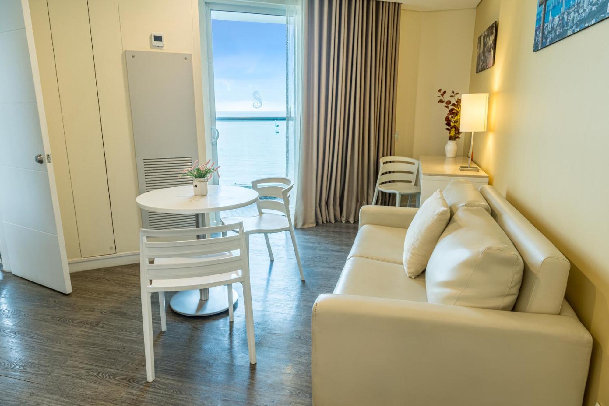 Suite with Balcony,1739442002:JPEG