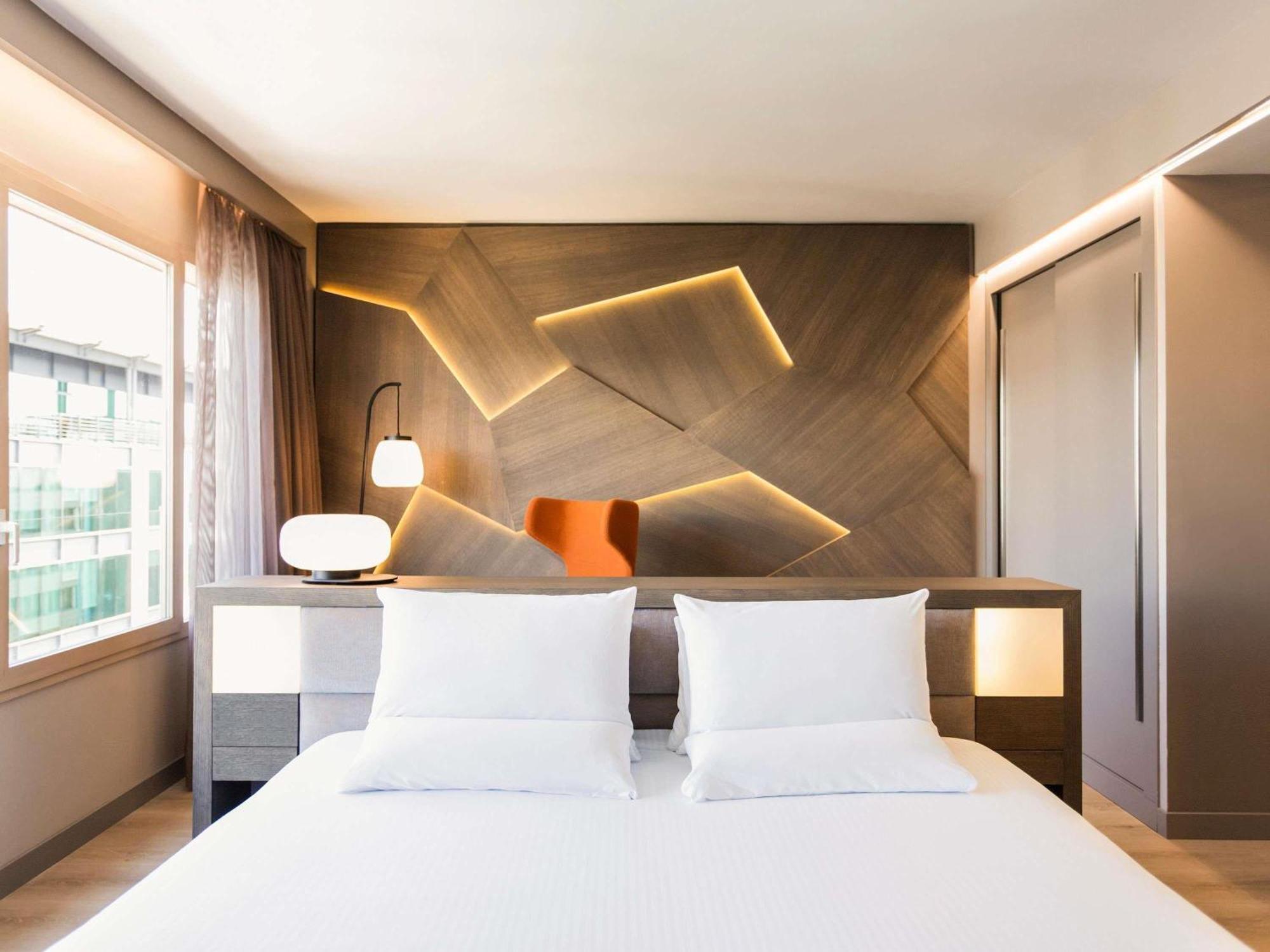 Junior Queen Suite - Plaza Building,1756401117:JPEG