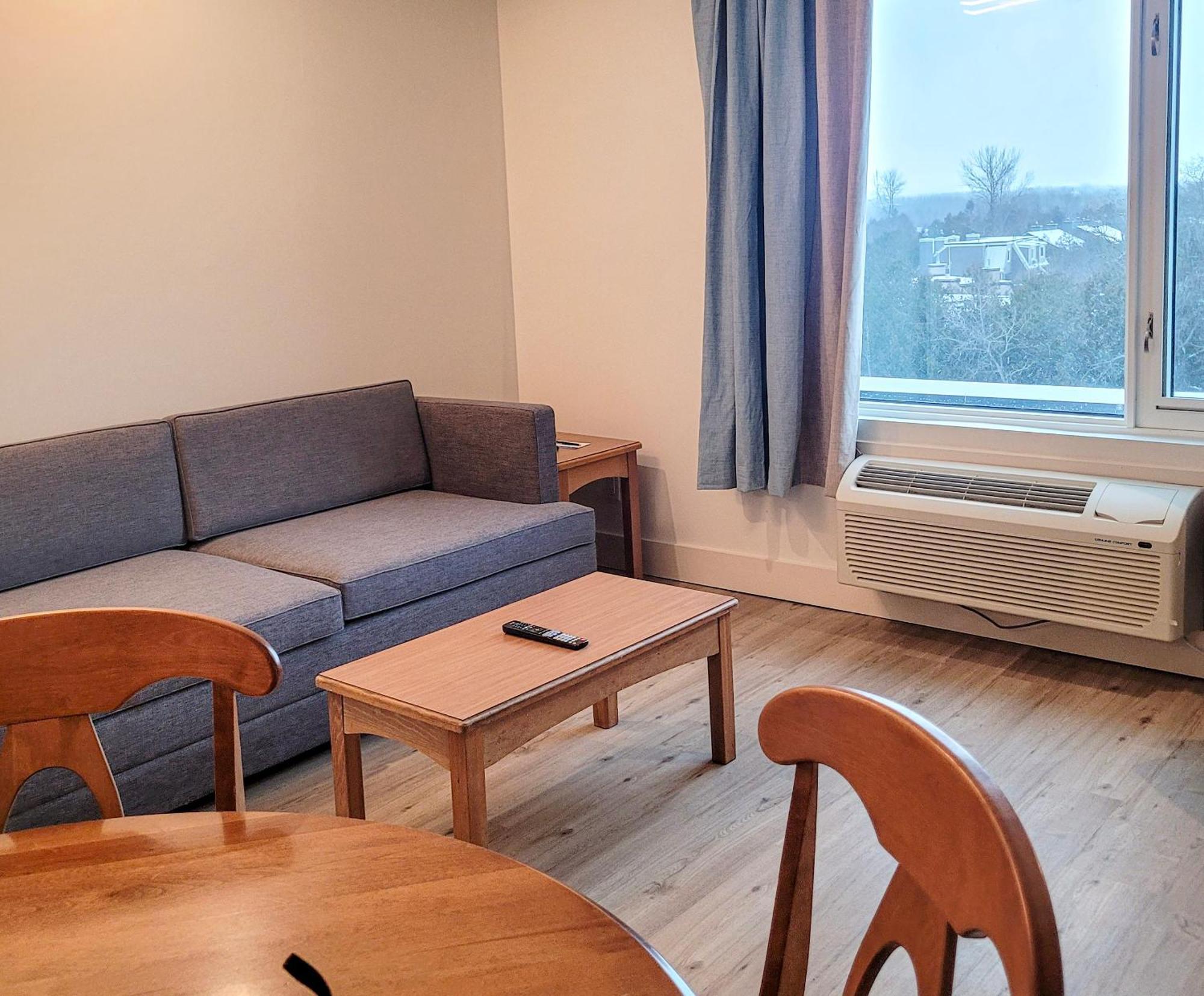 One bedroom Efficiency Suite, Queen Bed,1742639092:JPEG