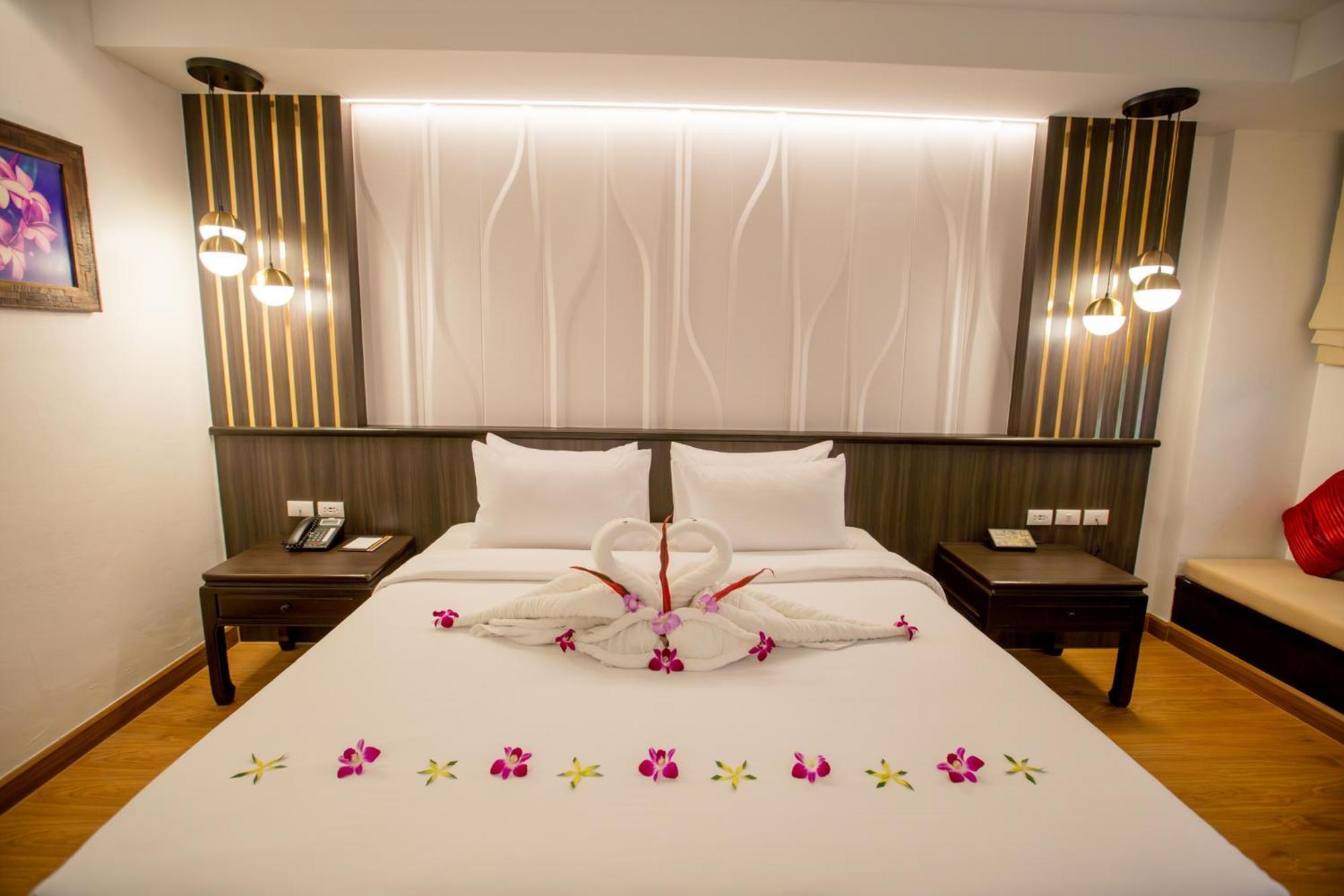 Deluxe Double or Twin Room Outdoor Jacuzzi,1742645779:JPEG