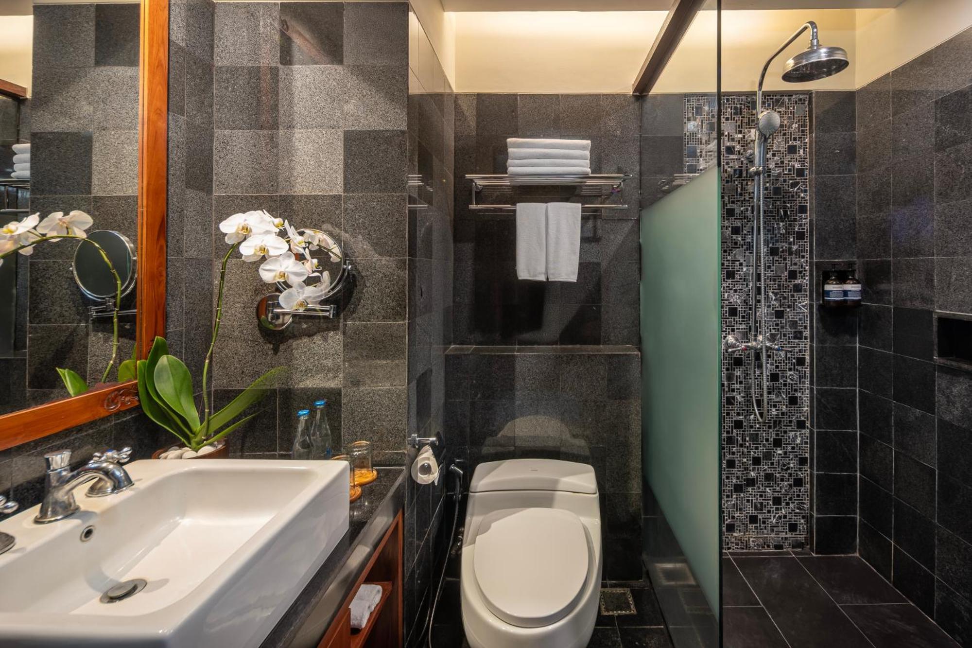 Deluxe Double or Twin Room Benefits