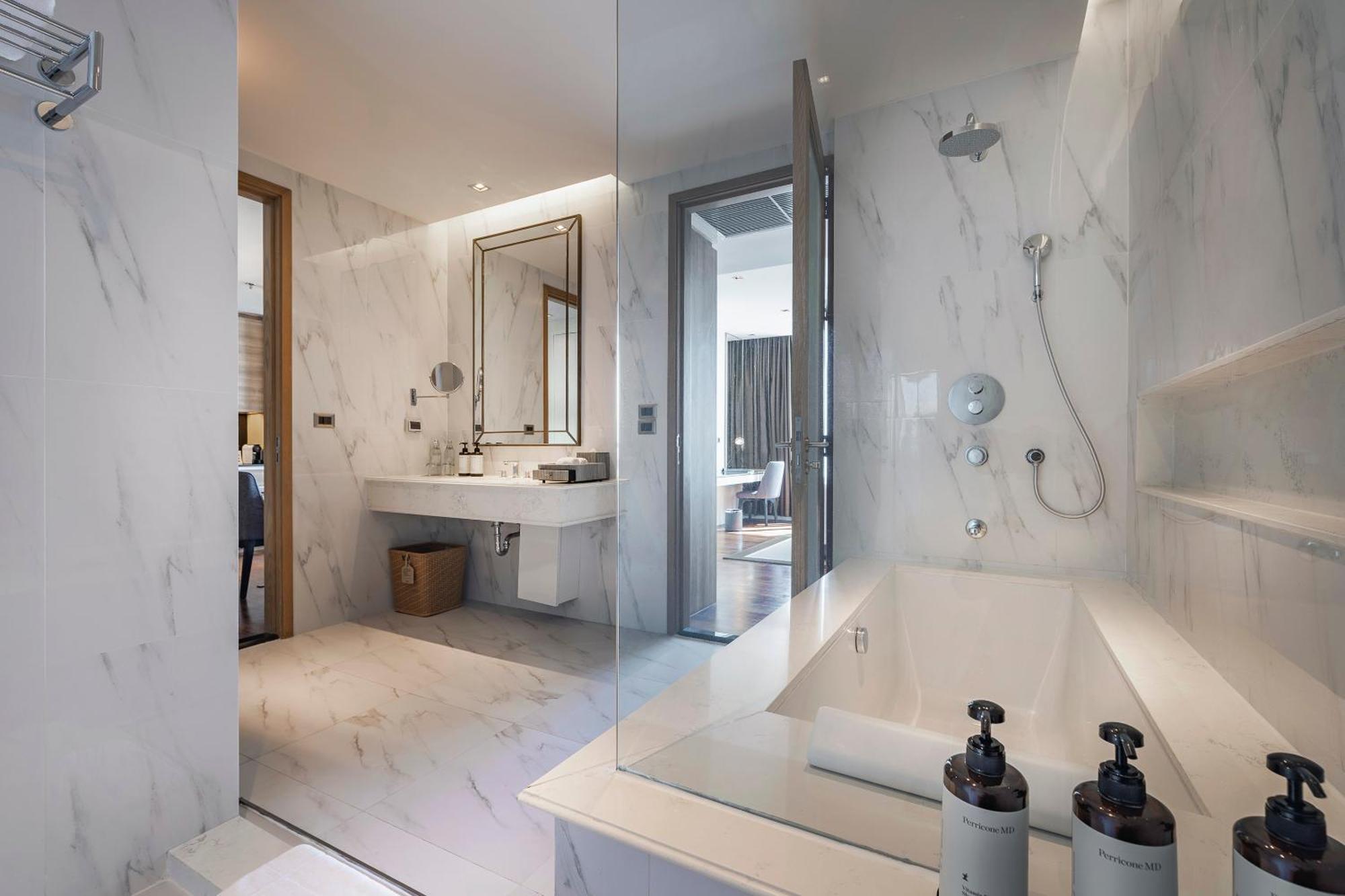 Junior Suite King with Balcony,1742699635:JPEG