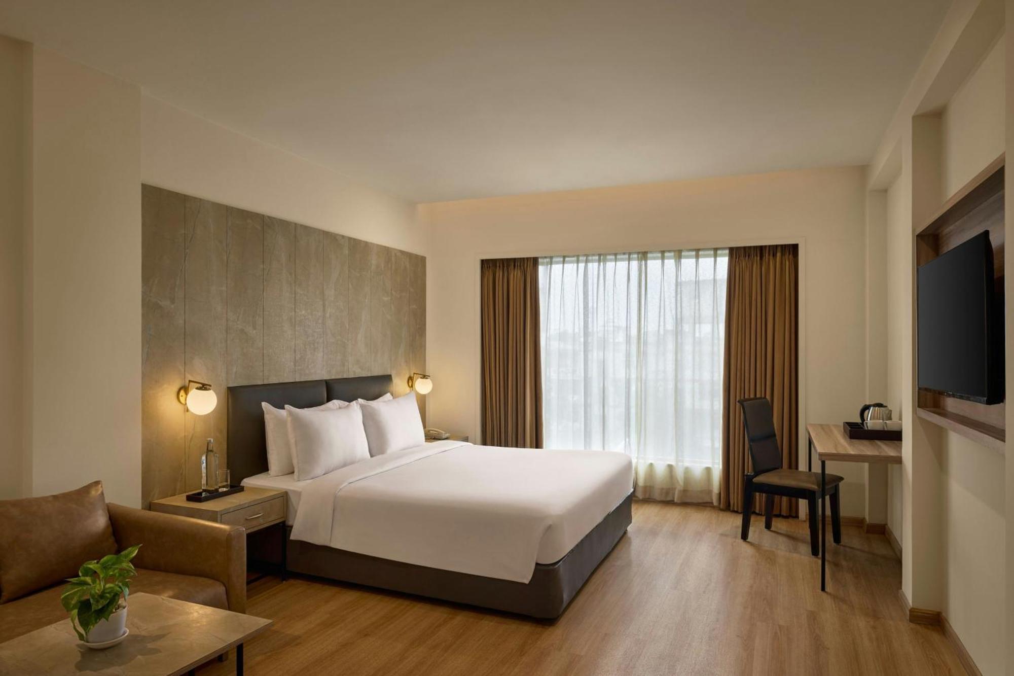 Fern Classic King Room with City View
