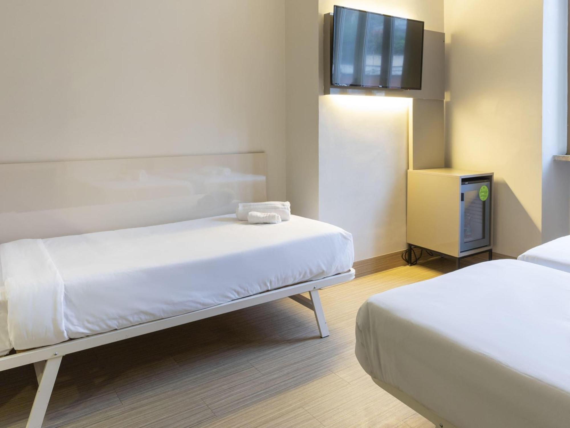 Chambre Triple - Accessible aux Personnes à Mobilité Réduite