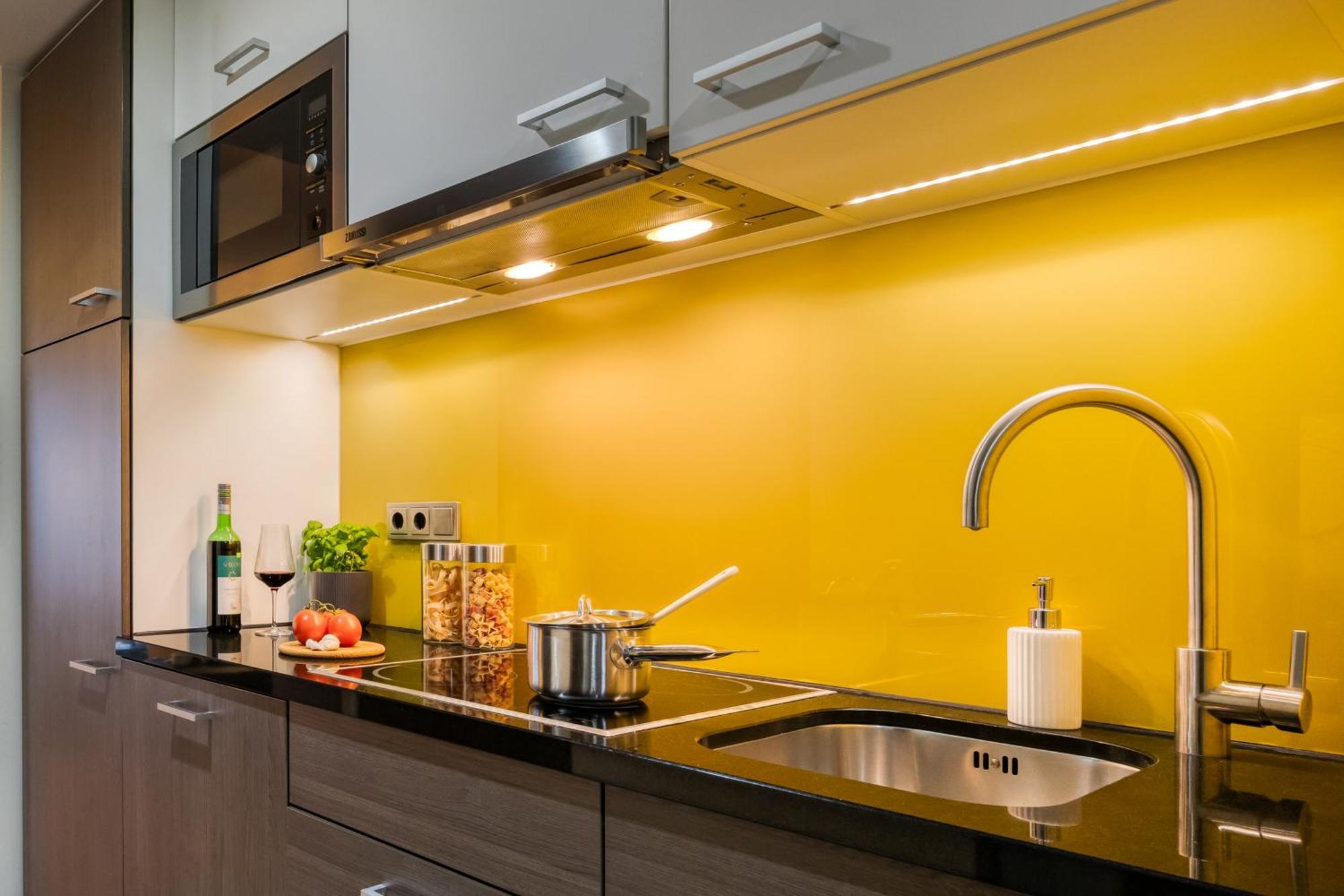 Studio,1742865112:JPEG