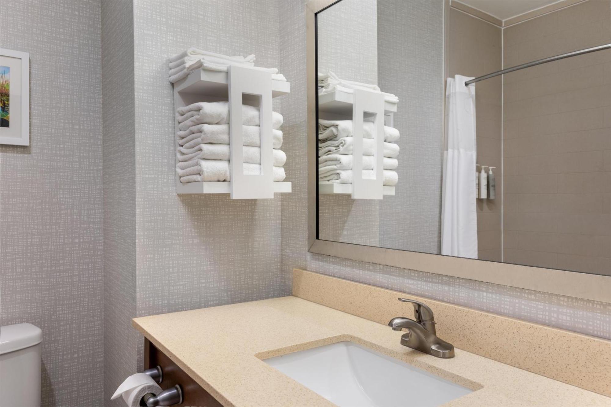 King Room with Accessible Tub - Mobility and Hearing Access/Non-Smoking,1742883051:JPEG