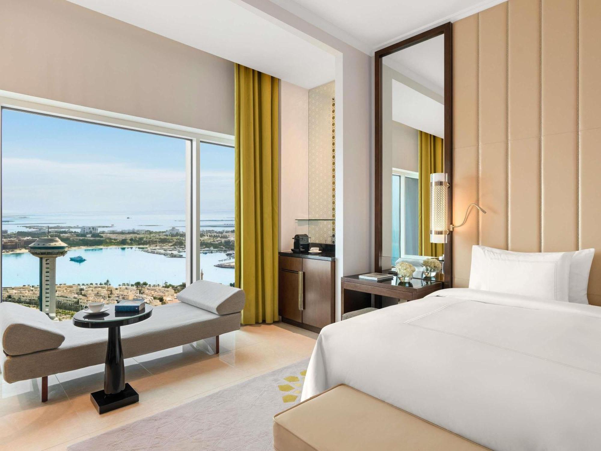 Deluxe Room with Corniche View