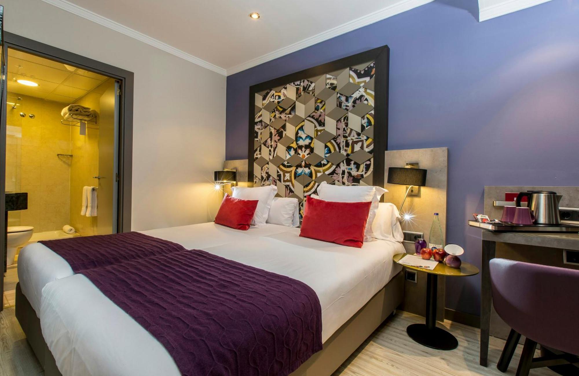 Economy  Room,1746821339:JPEG