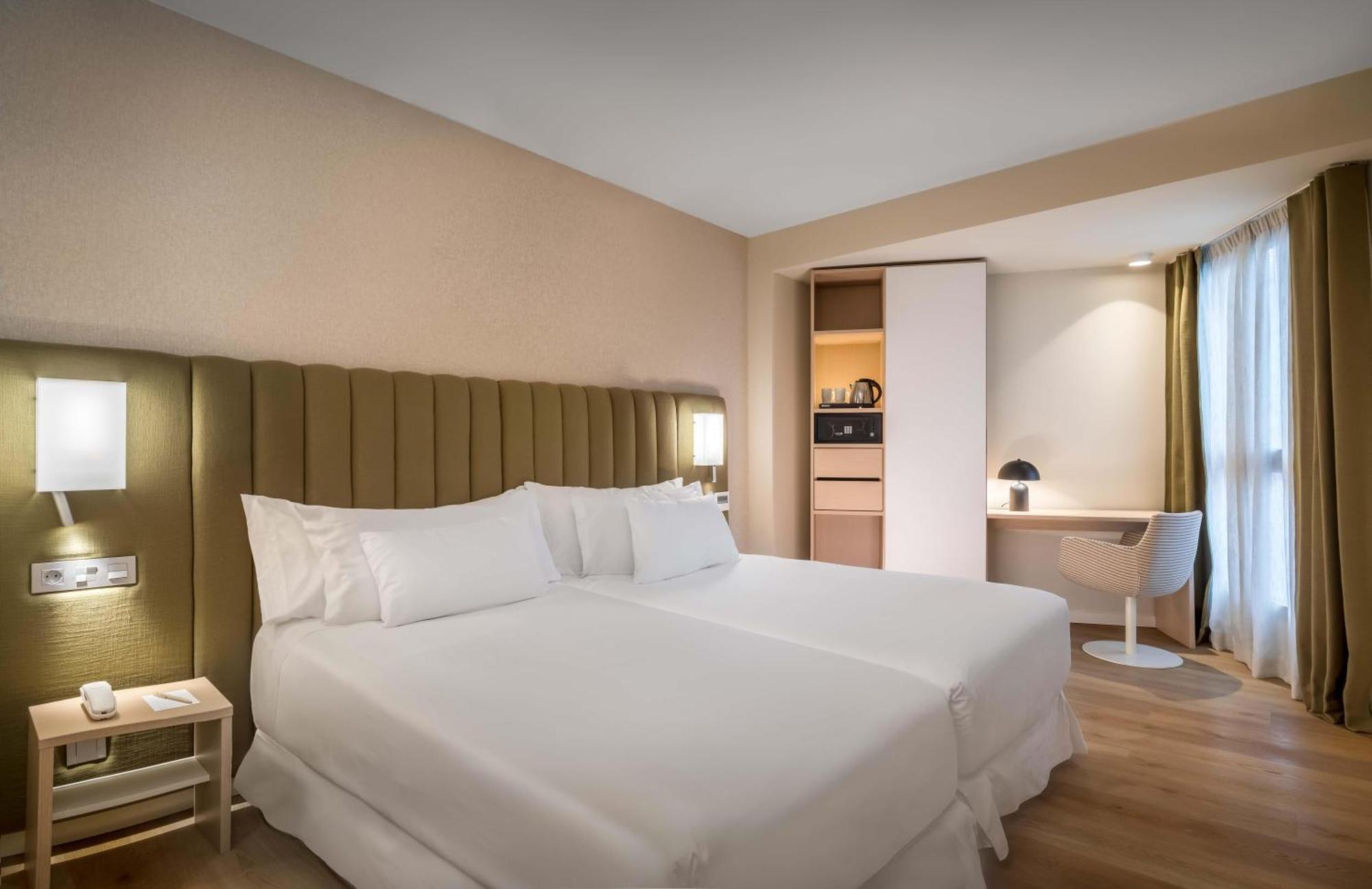 2 Doppelzimmer mit Verbindungstür