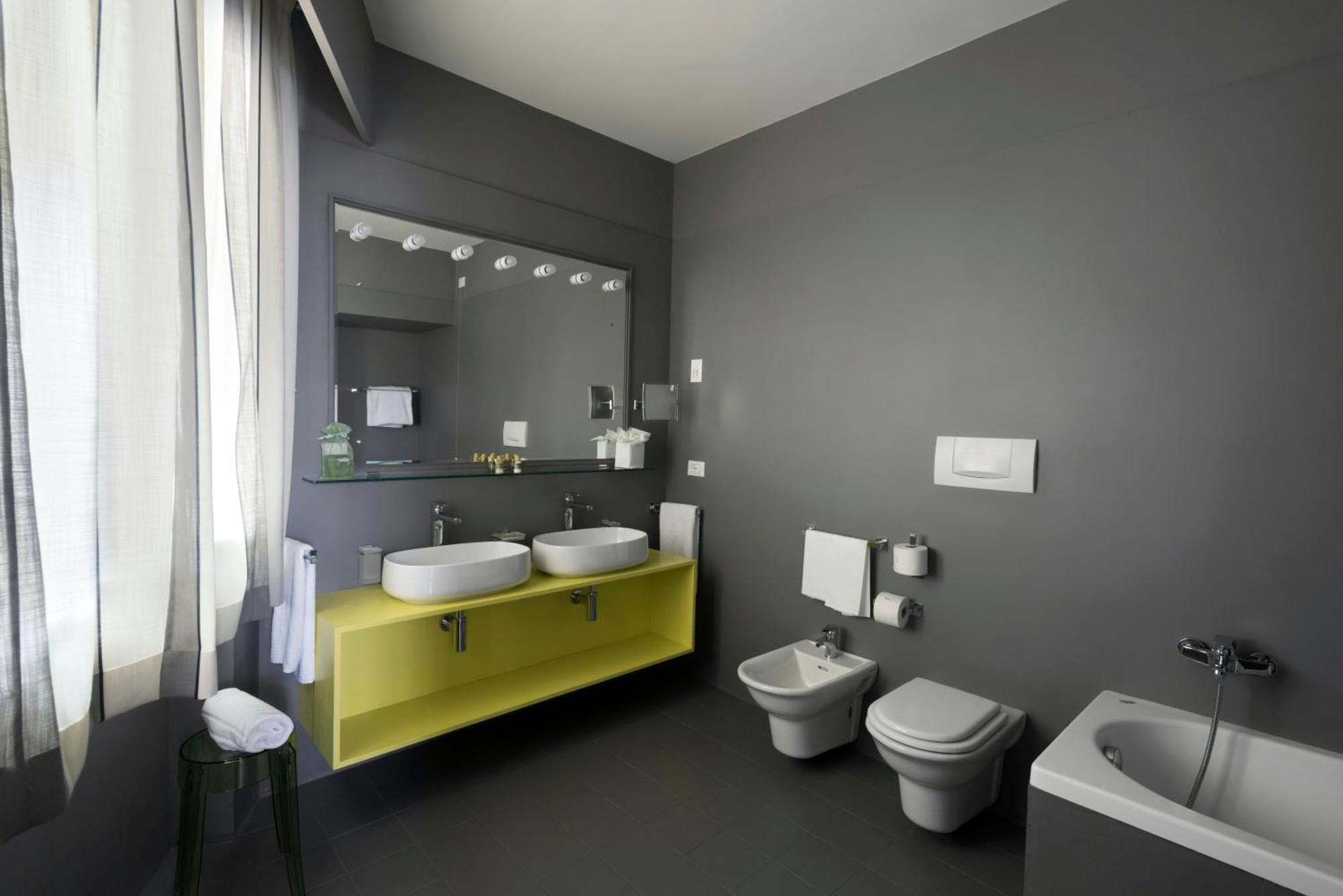 Deluxe Double or Twin Room,1746882464:JPEG