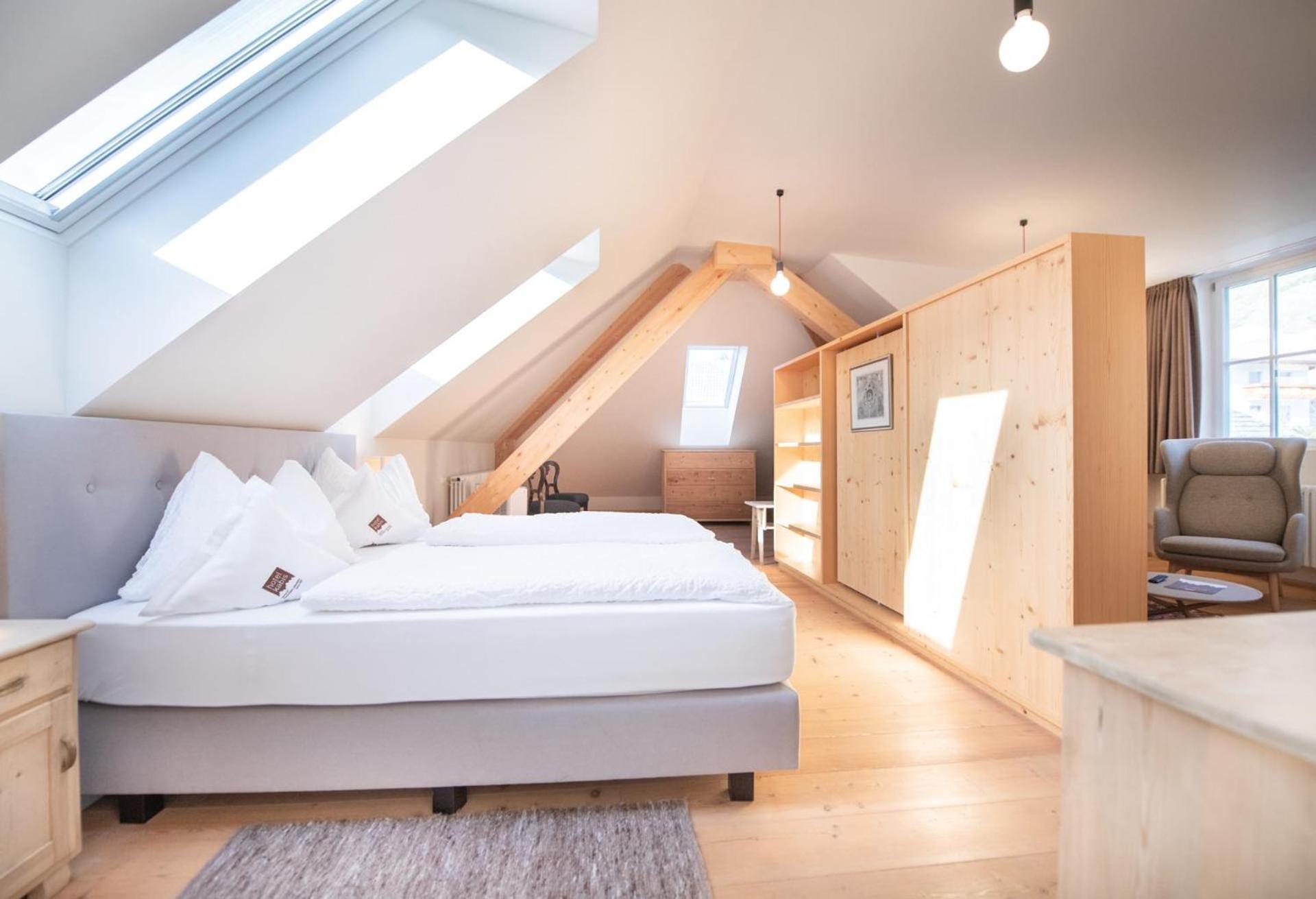 Junior Suite,1746890815:JPEG