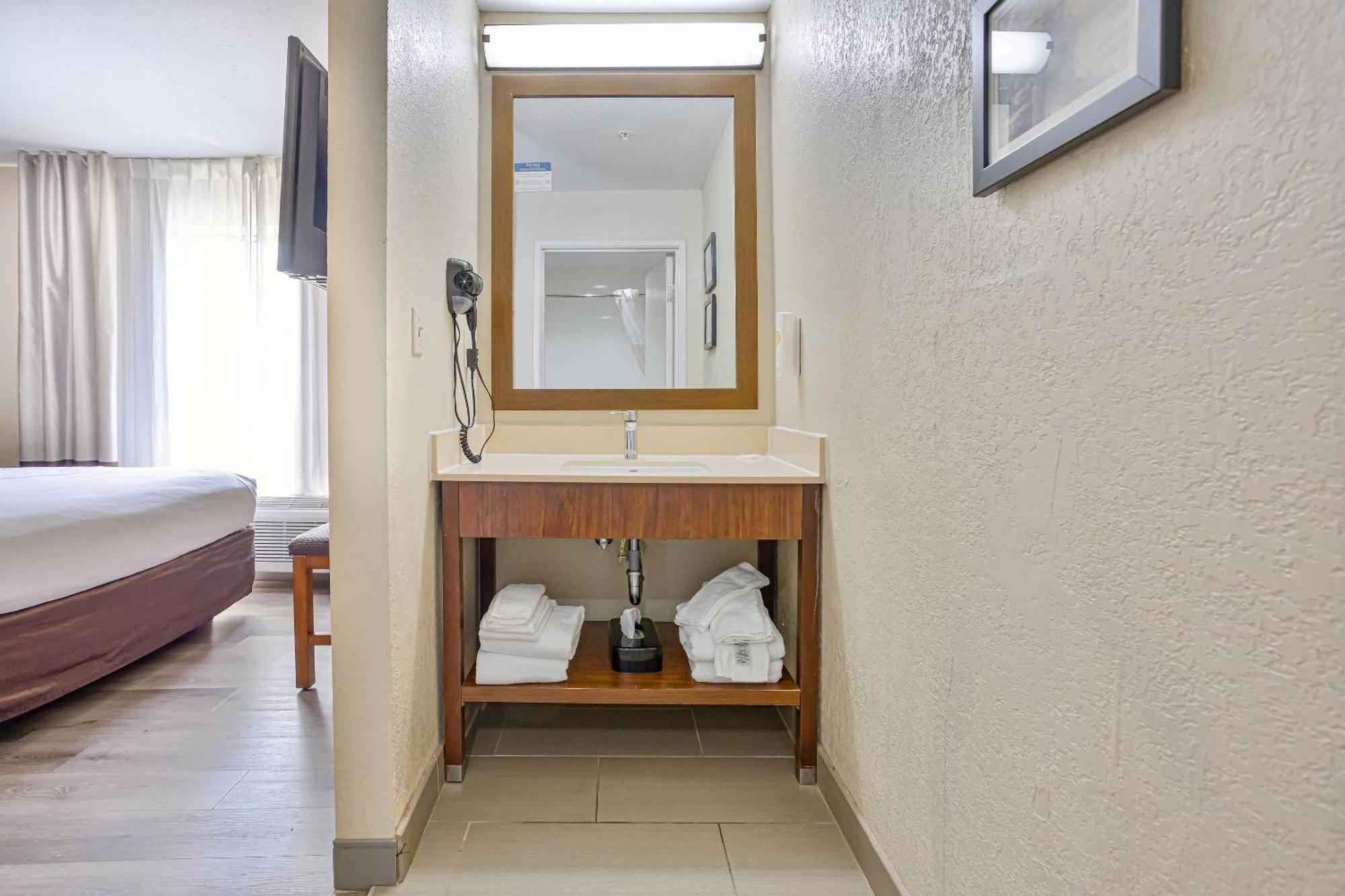 Queen Suite Two Queen Beds Shower Non-Smoking