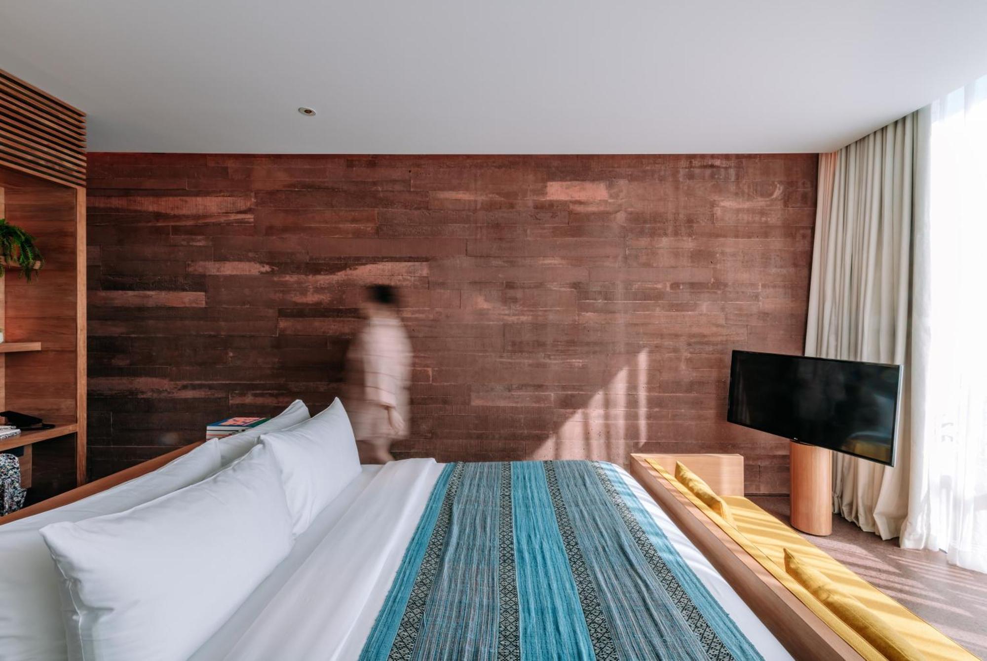 Sunrise Studio,1747128264:JPEG