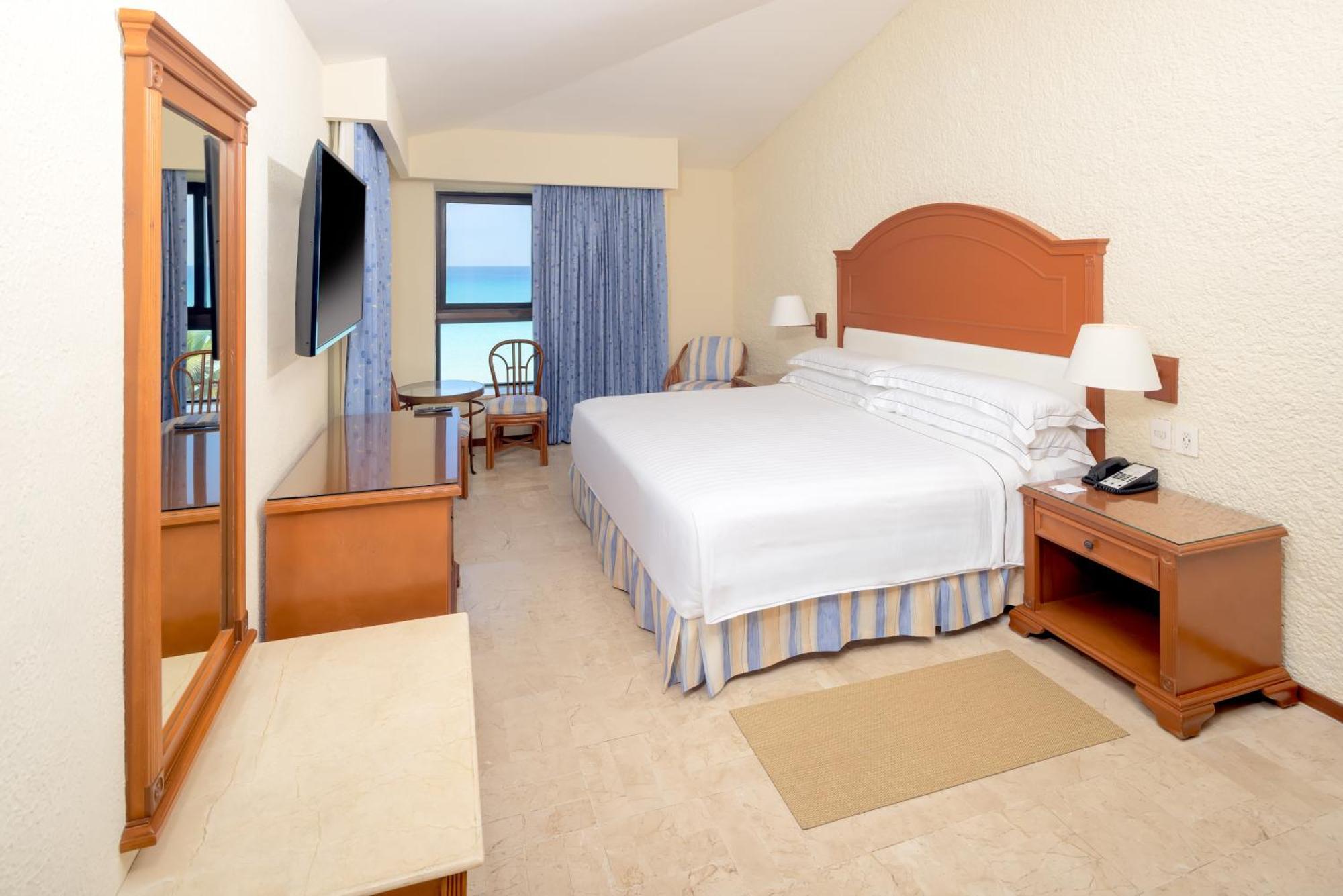 Family Ocean Front Premium Level (2 adults + 1 Child)
