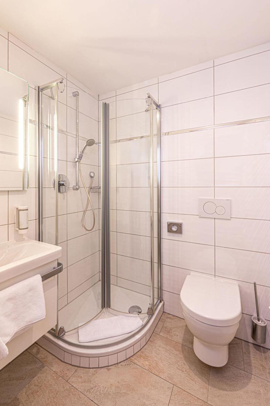Single Room,1756532278:JPEG
