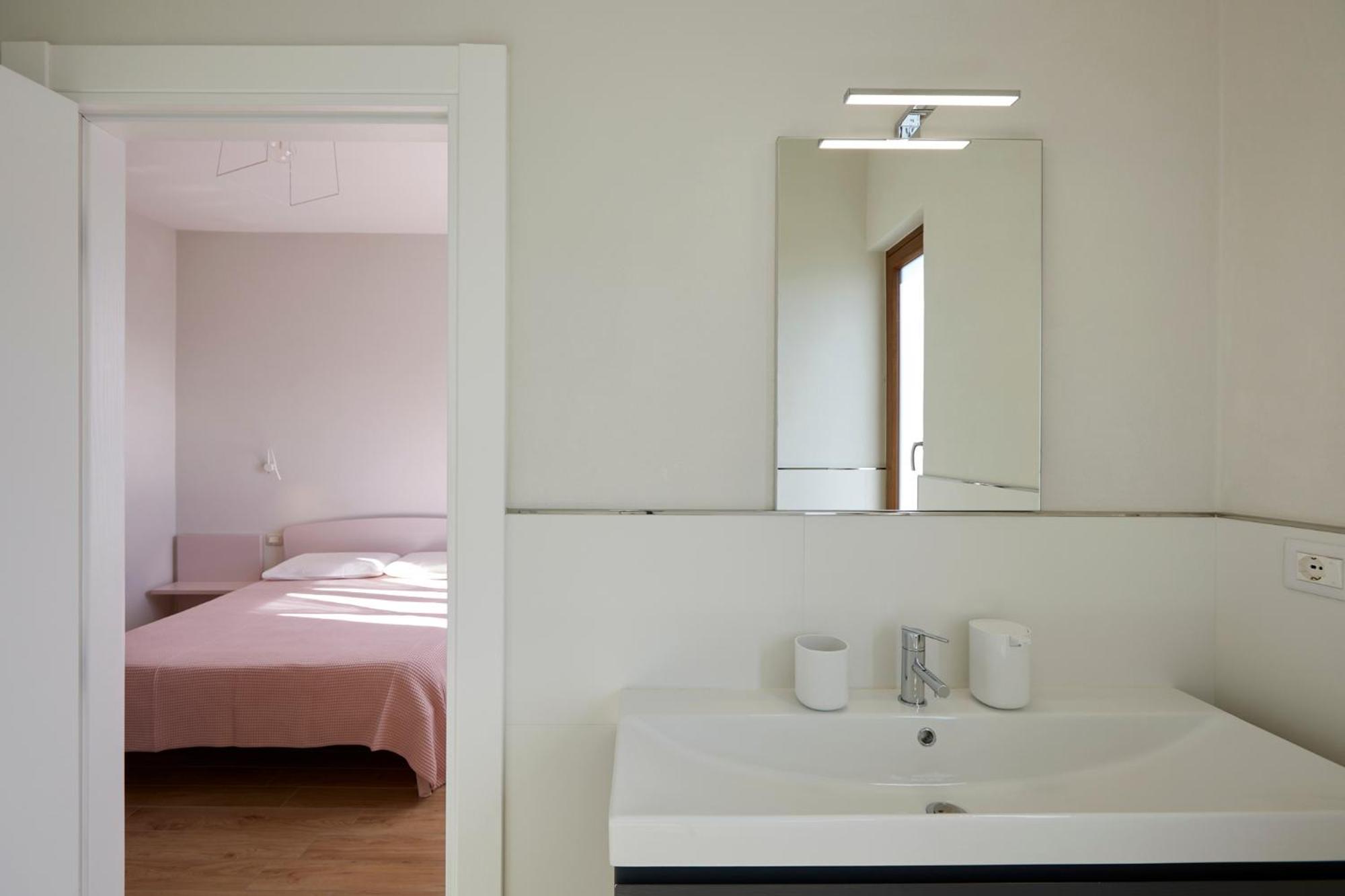 Deluxe Double Room with Sea View,1756716016:JPEG