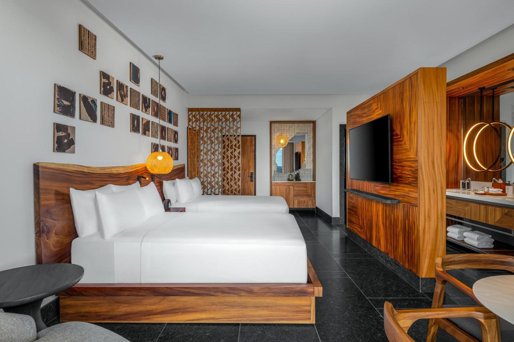 Queen Room Two Queen Beds Tropical View