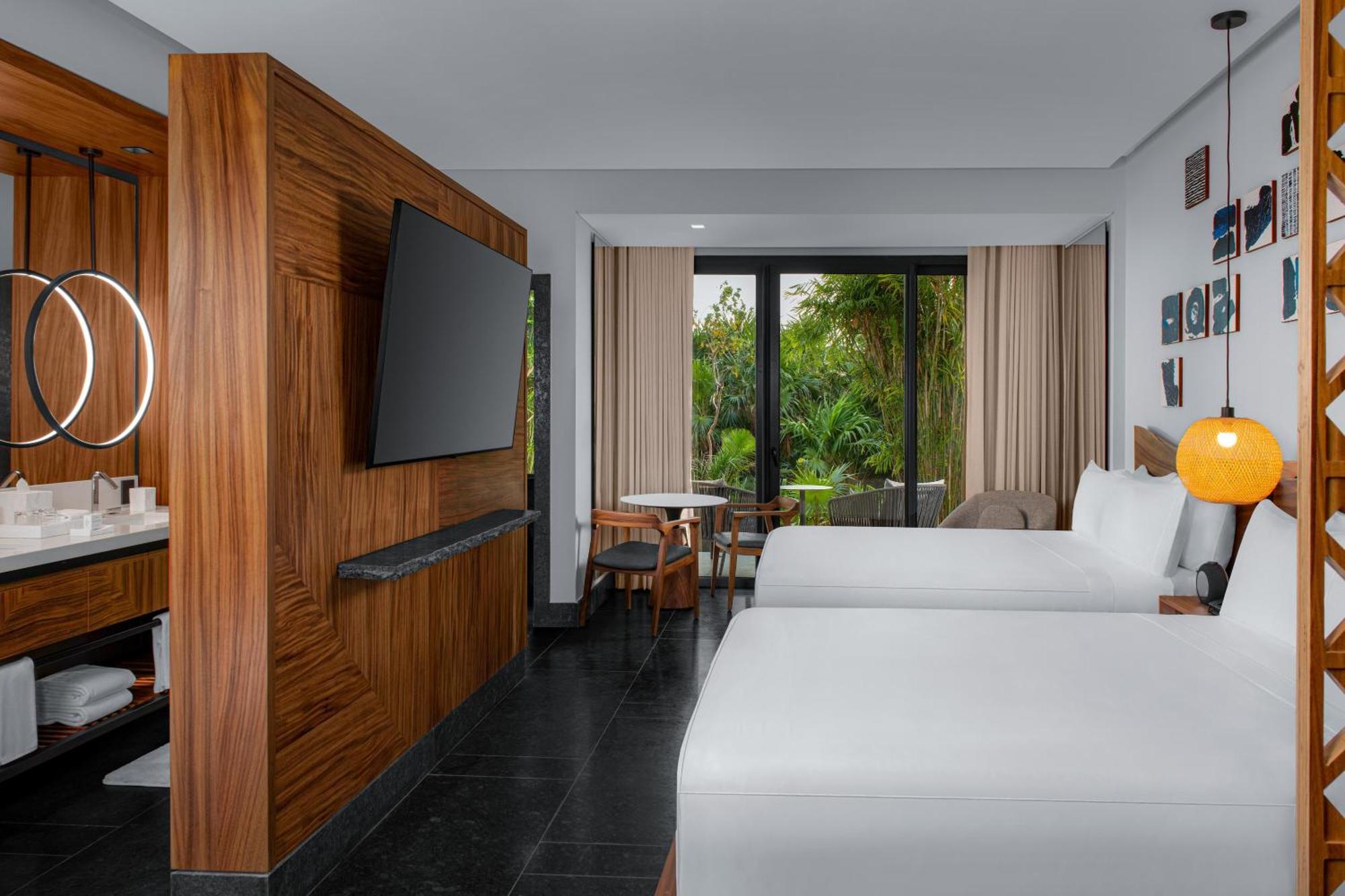 Queen Room Two Queen Beds Tropical View