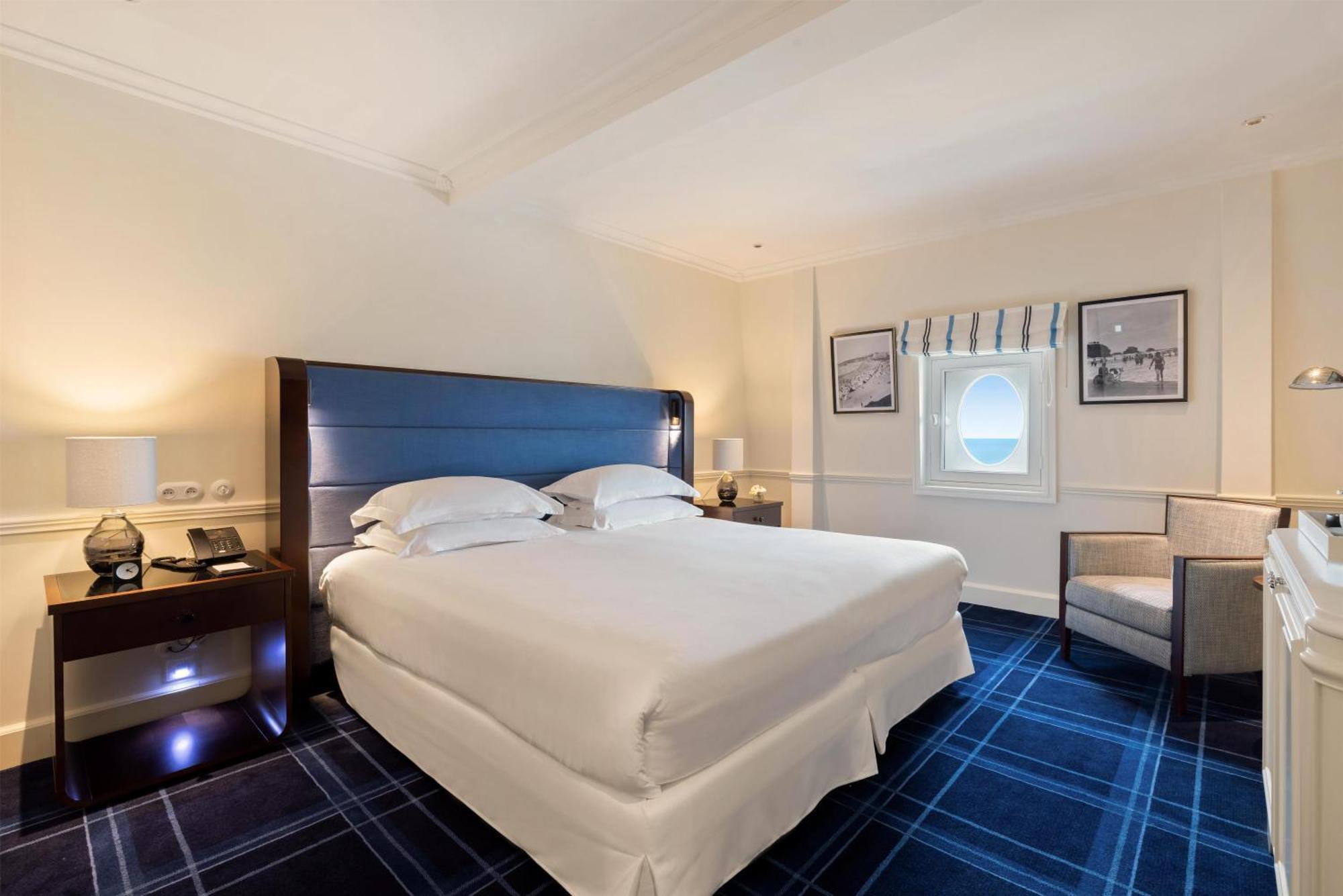 Deluxe King Room,1758269023:JPEG