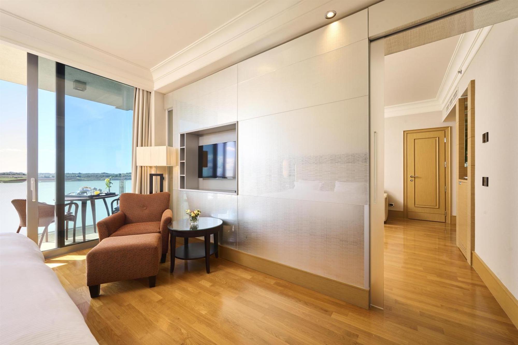 Family Room Suite,1758284747:JPEG