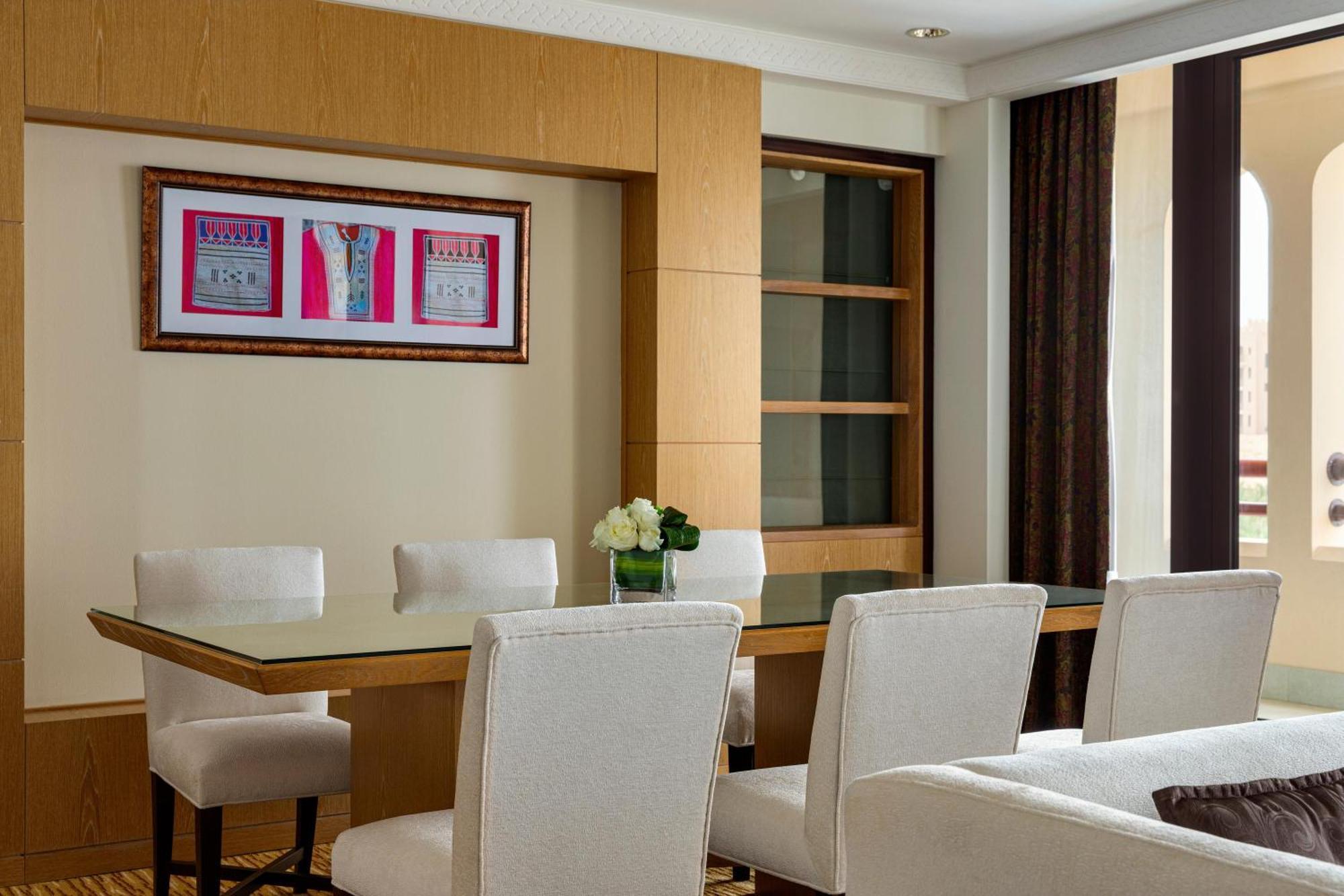 One-Bedroom Deluxe King Suite with Sea View,1758297164:JPEG