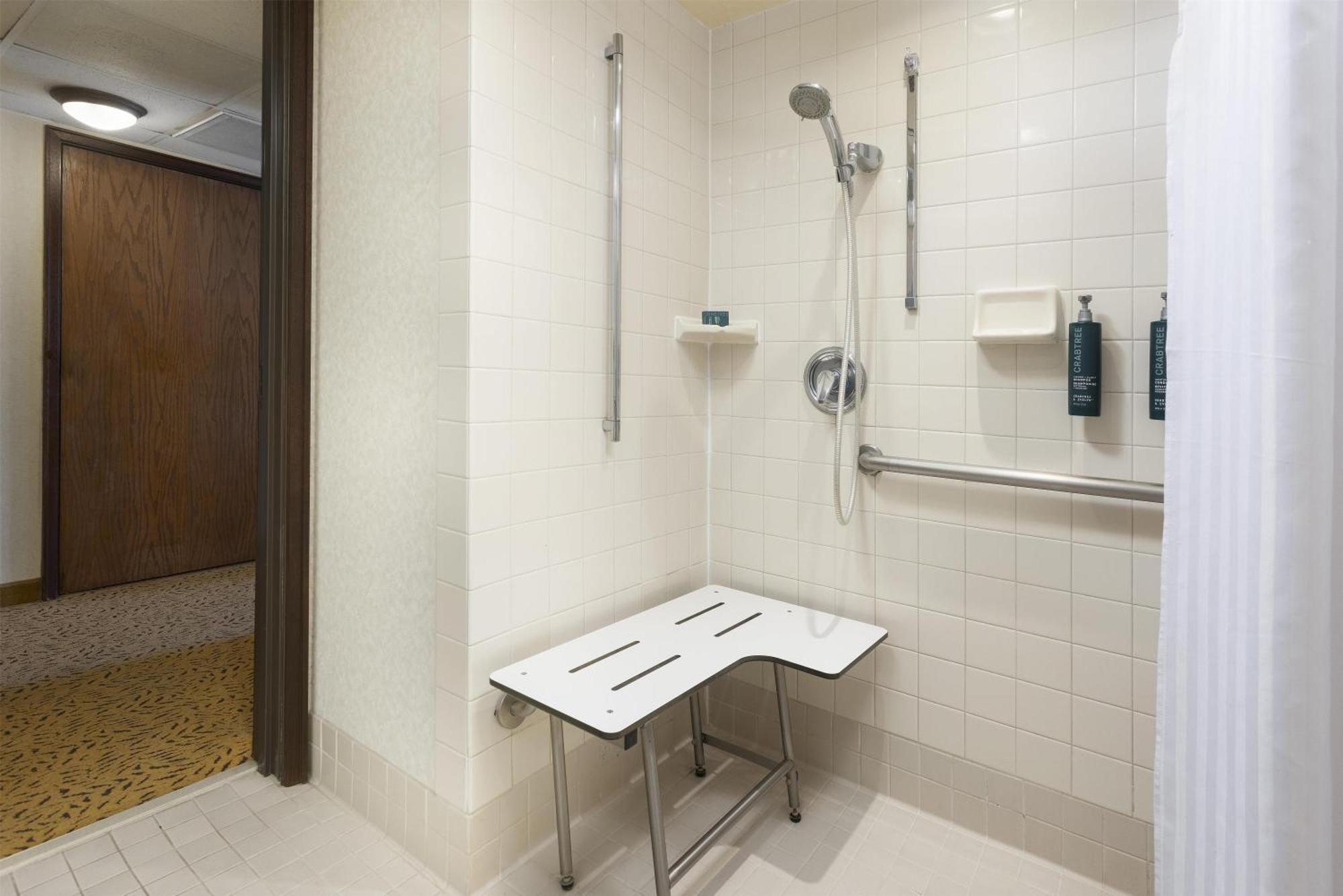Queen Room with Two Queen Beds - Disability Access/Roll-in Shower,1758306460:JPEG
