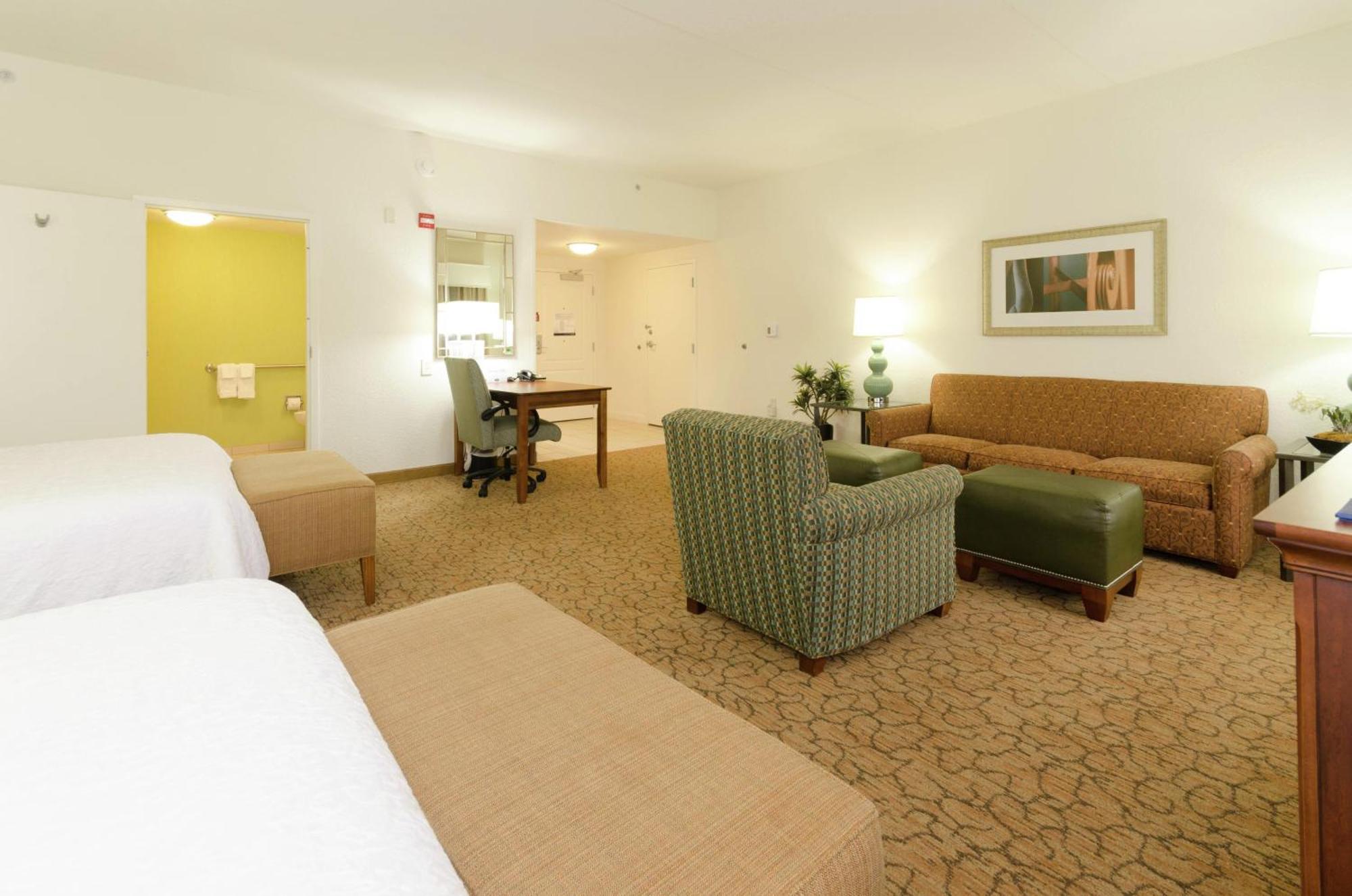 Studio Suite with Two Queen Beds and Kitchenette - Non-Smoking,1758326915:JPEG