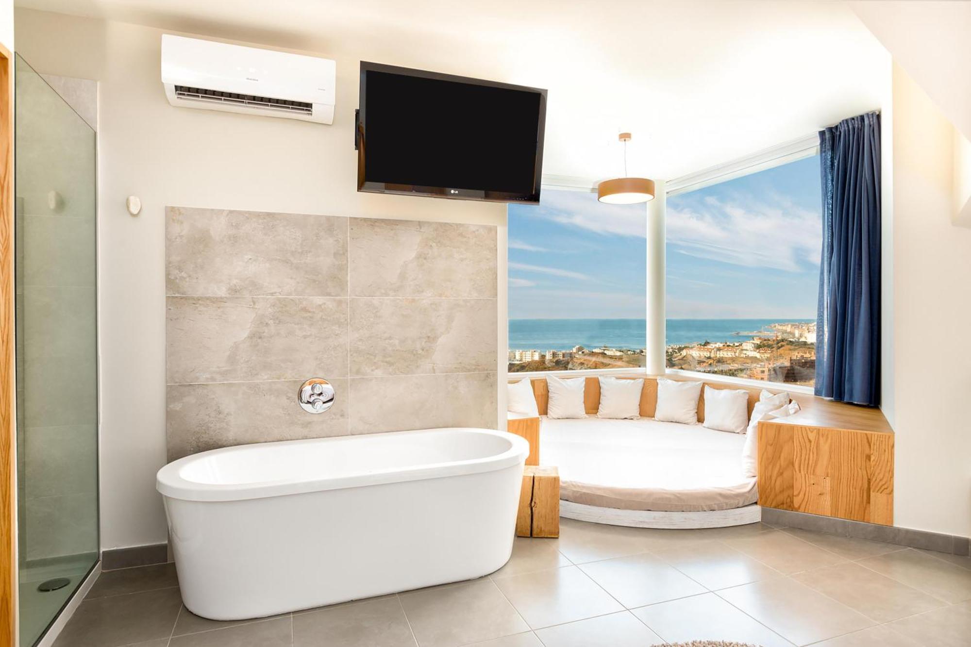Panoramic King Suite Sea View,1758341595:JPEG