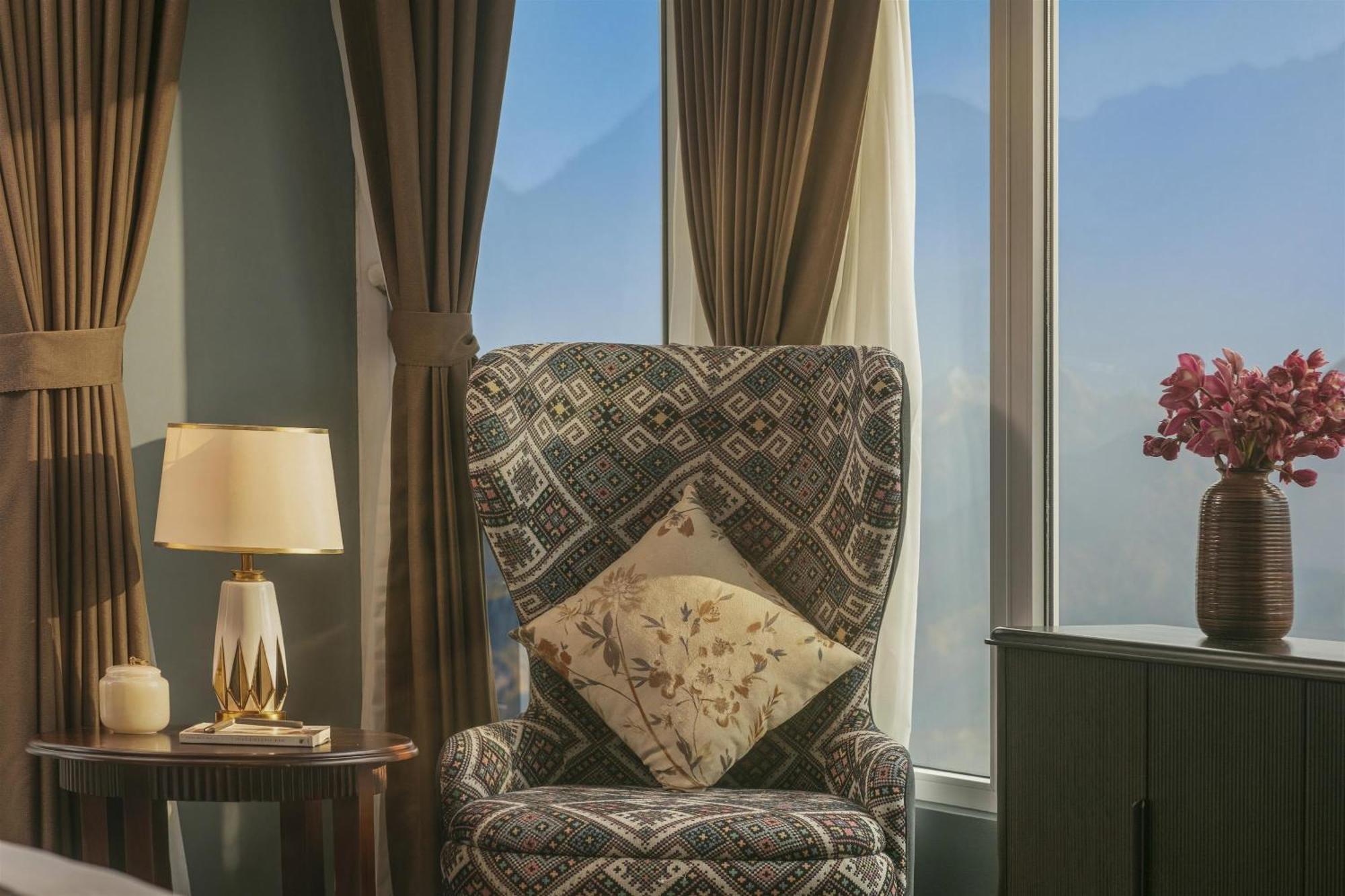 Horizon View Room with Balcony (Corner room)