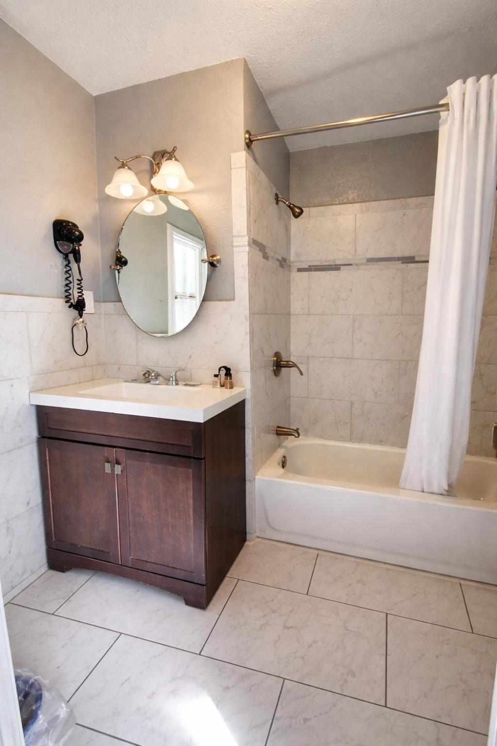 Queen Room,1758381286:JPEG