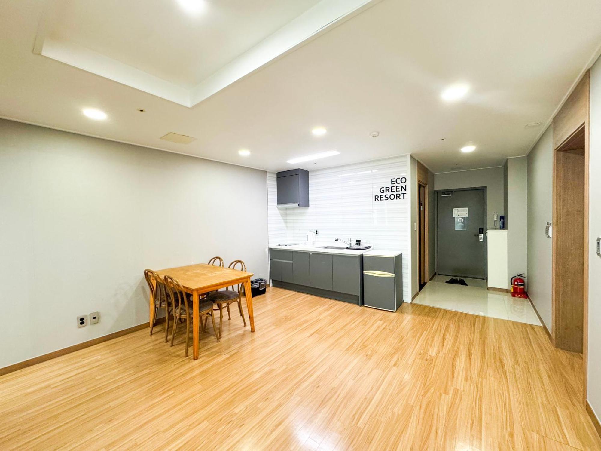 Modern Suite,1758472395:JPEG