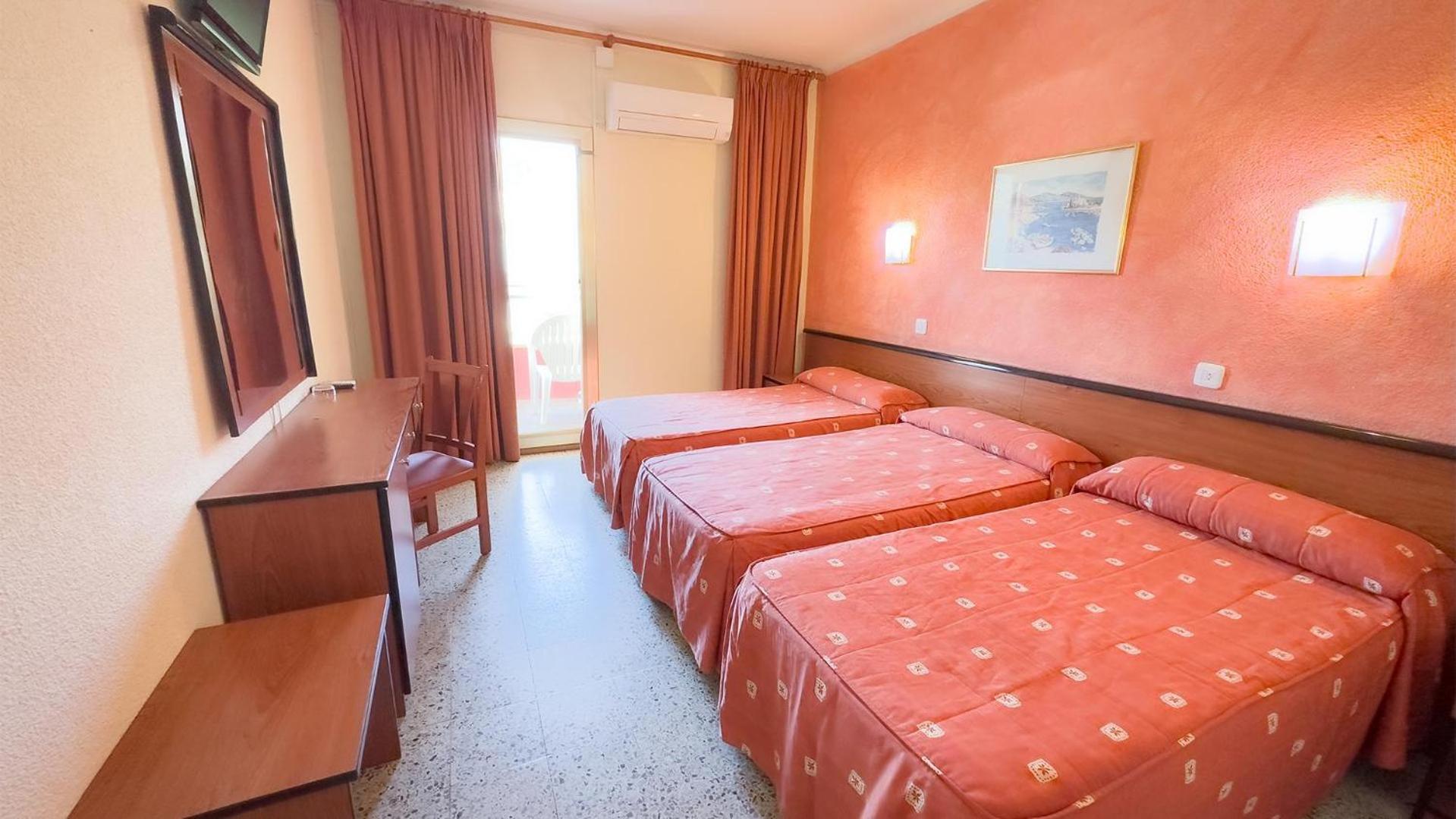 Triple Room