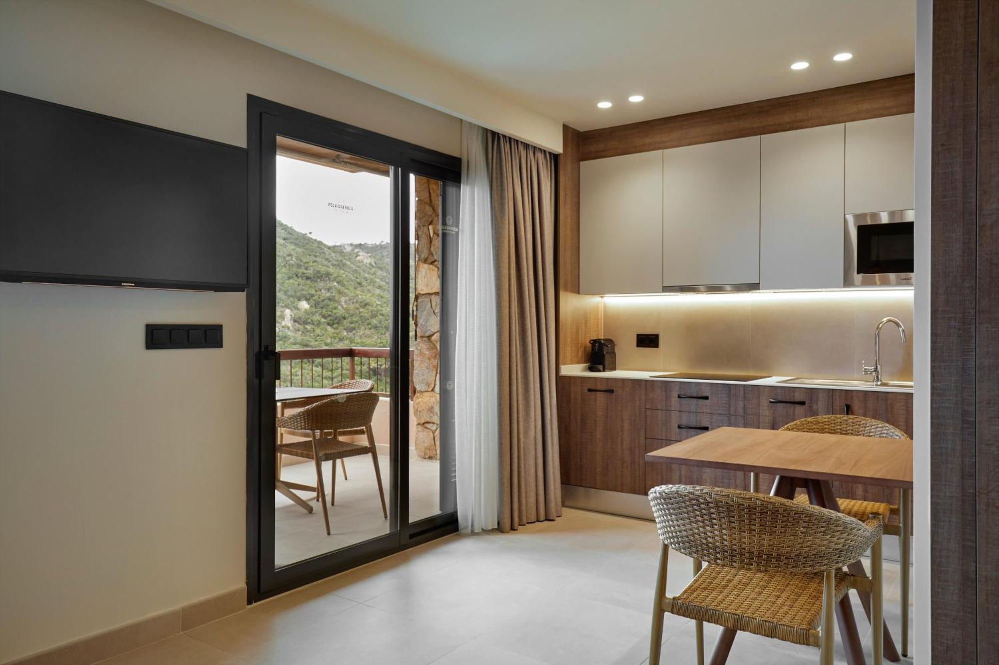 ZEL Junior Suite Garden View Kitchen