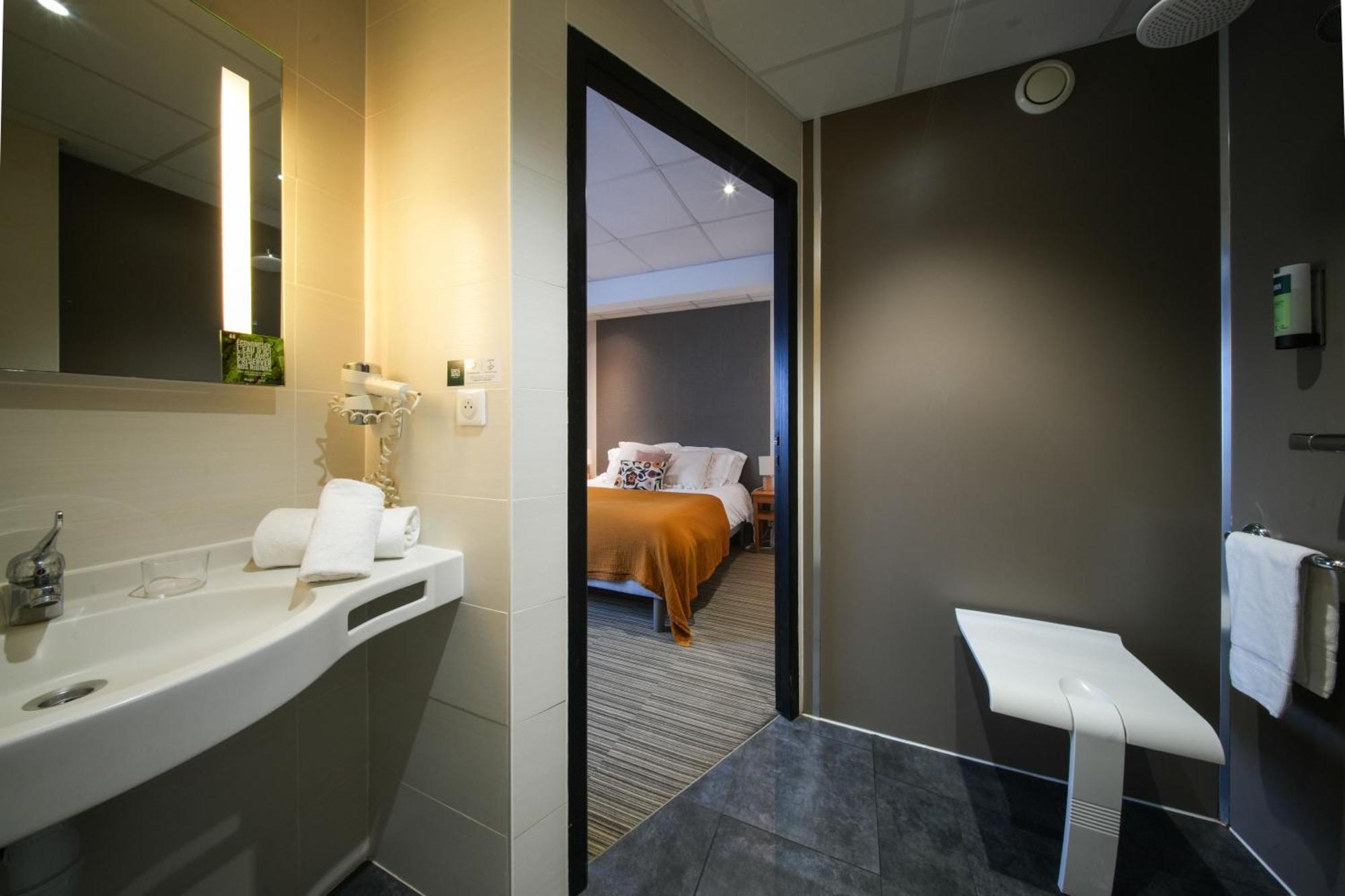 Superior Double Room Disabillity Access,1765583789:JPEG