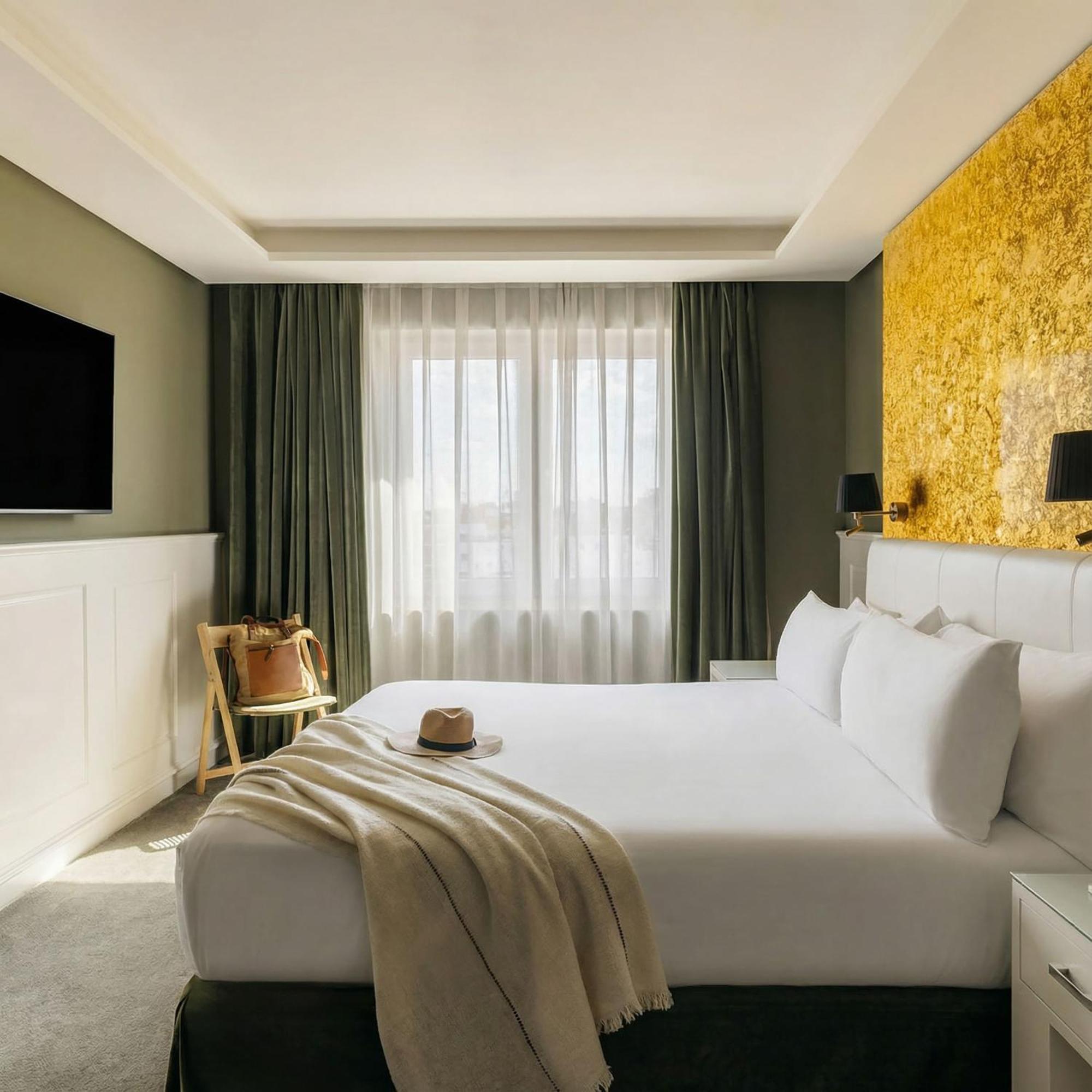 Deluxe Room,1765799066:JPEG