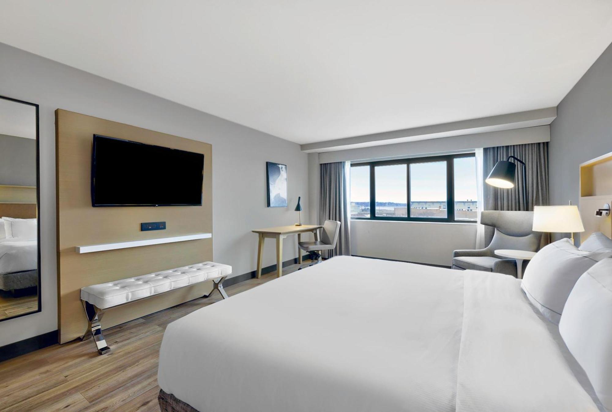 King Room,1765887309:JPEG