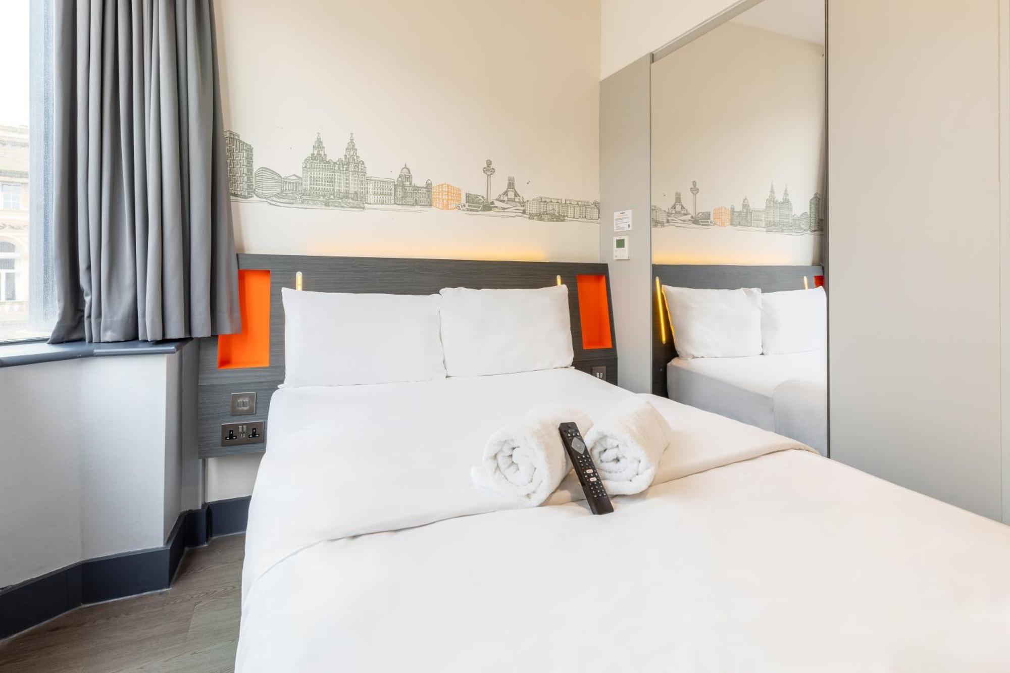 Doppelzimmer mit Fenster