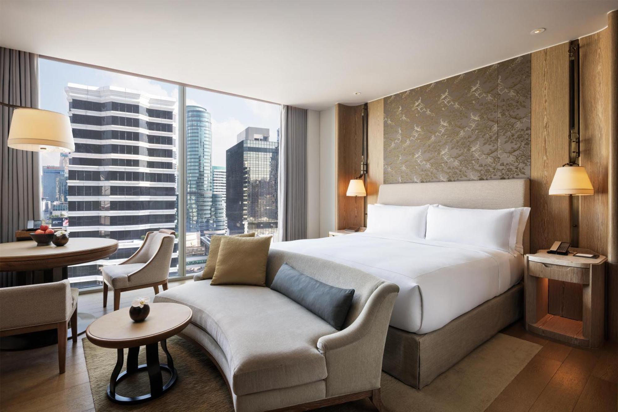 Deluxe King Room City View