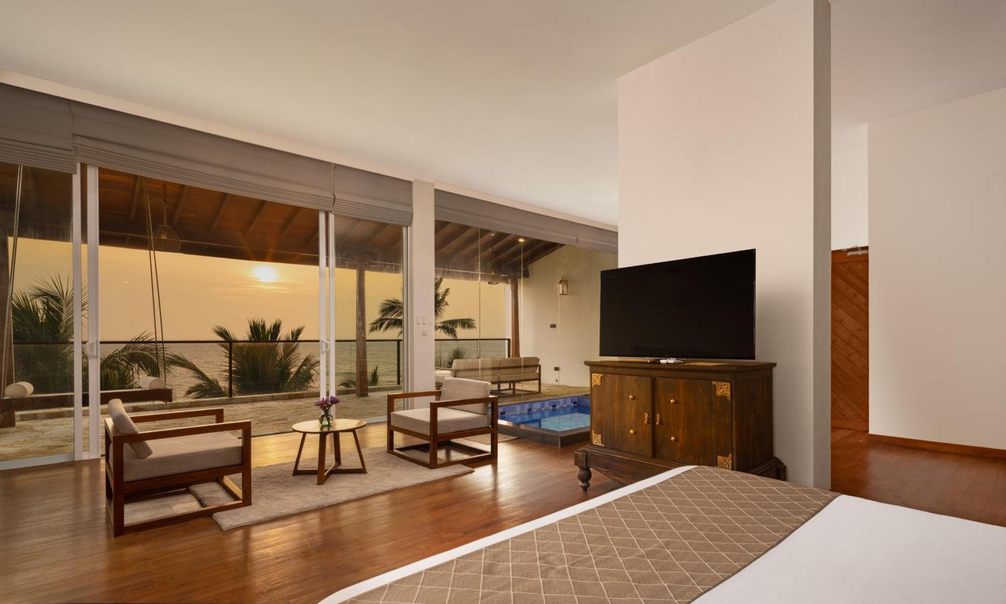 Suite with Private Pool - Direct Ocean View