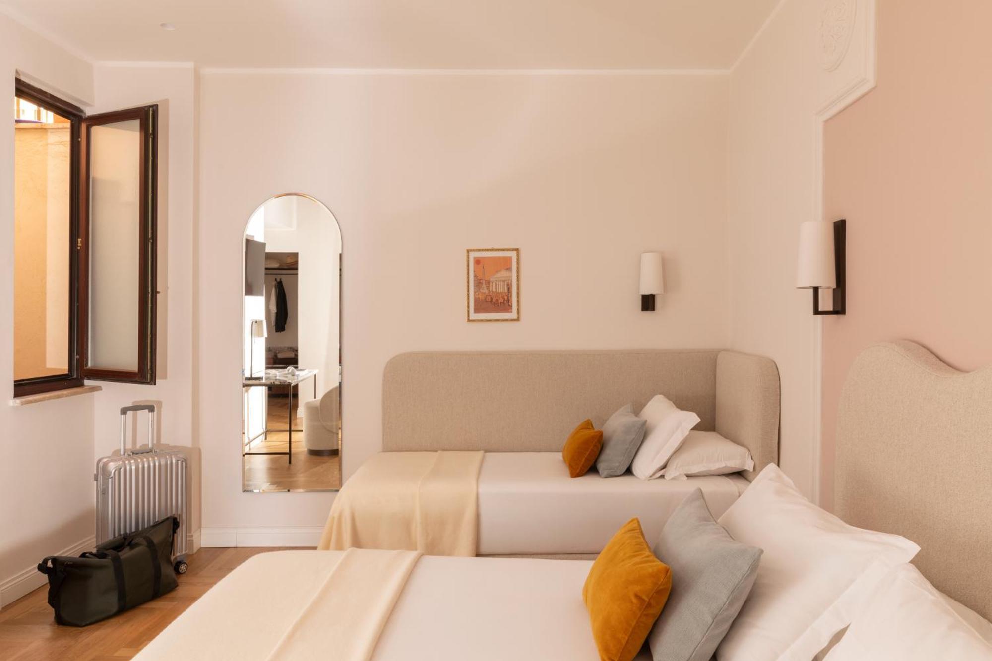 Triple Room,1768272378:JPEG