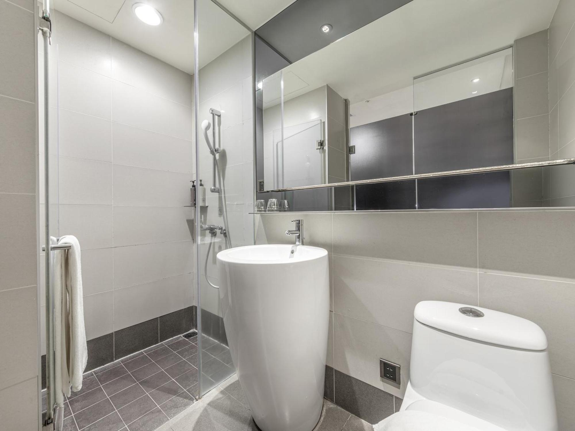 Standard Double Room No Window