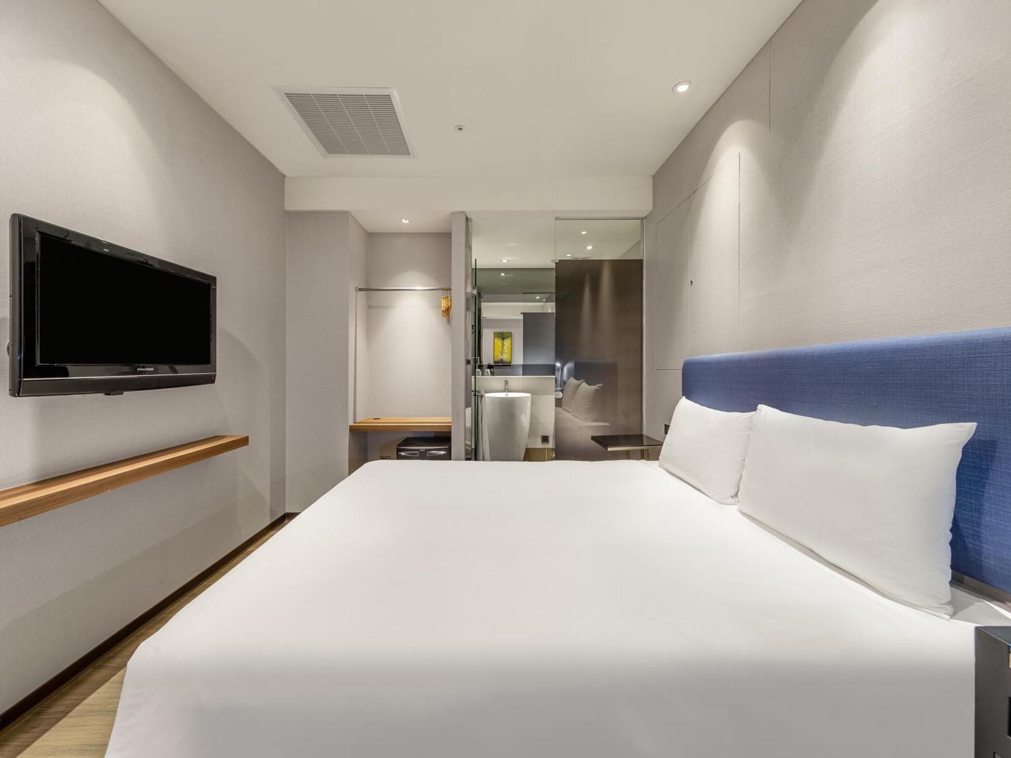 Standard Double Room No Window