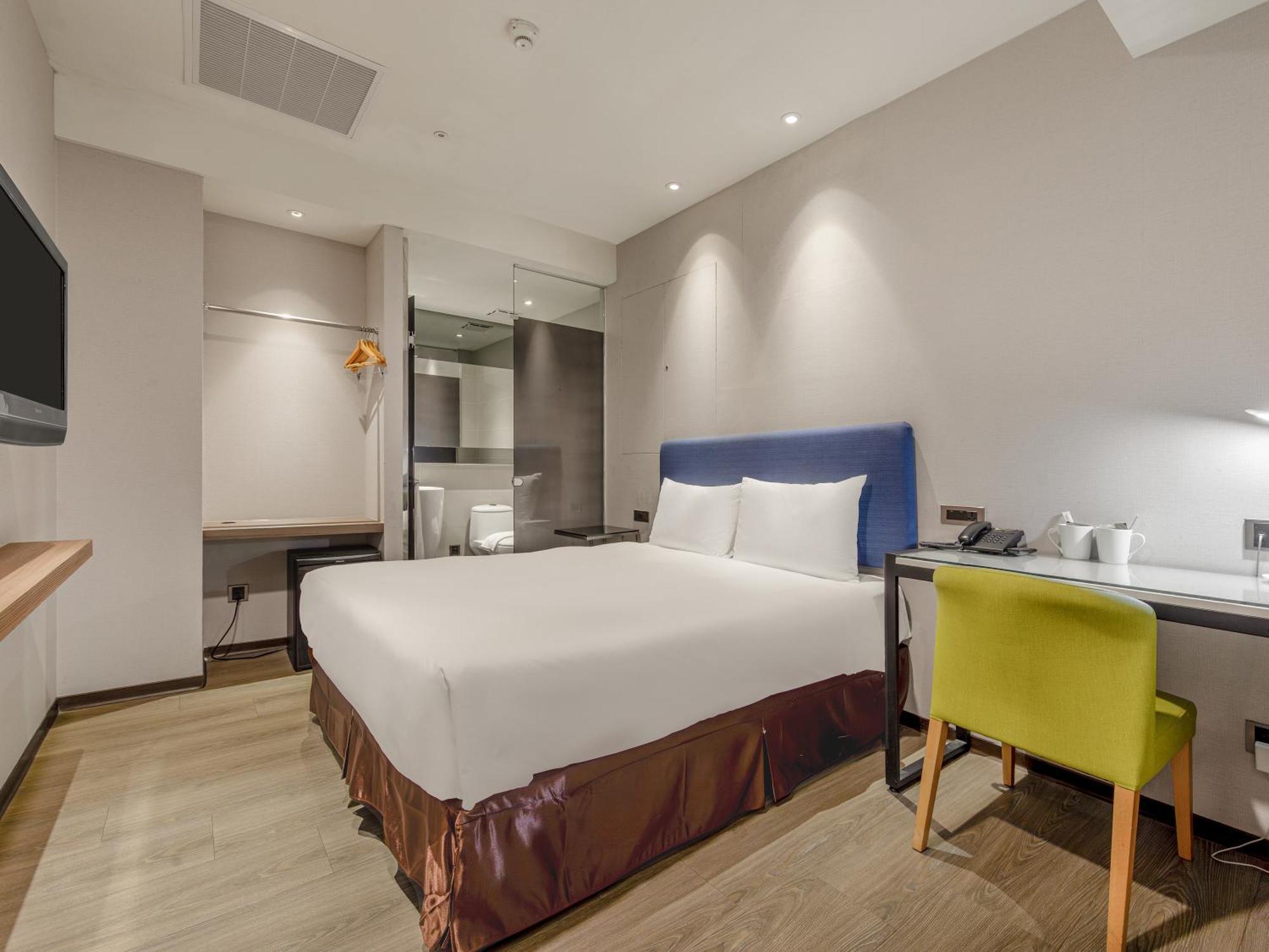 Standard Double Room No Window