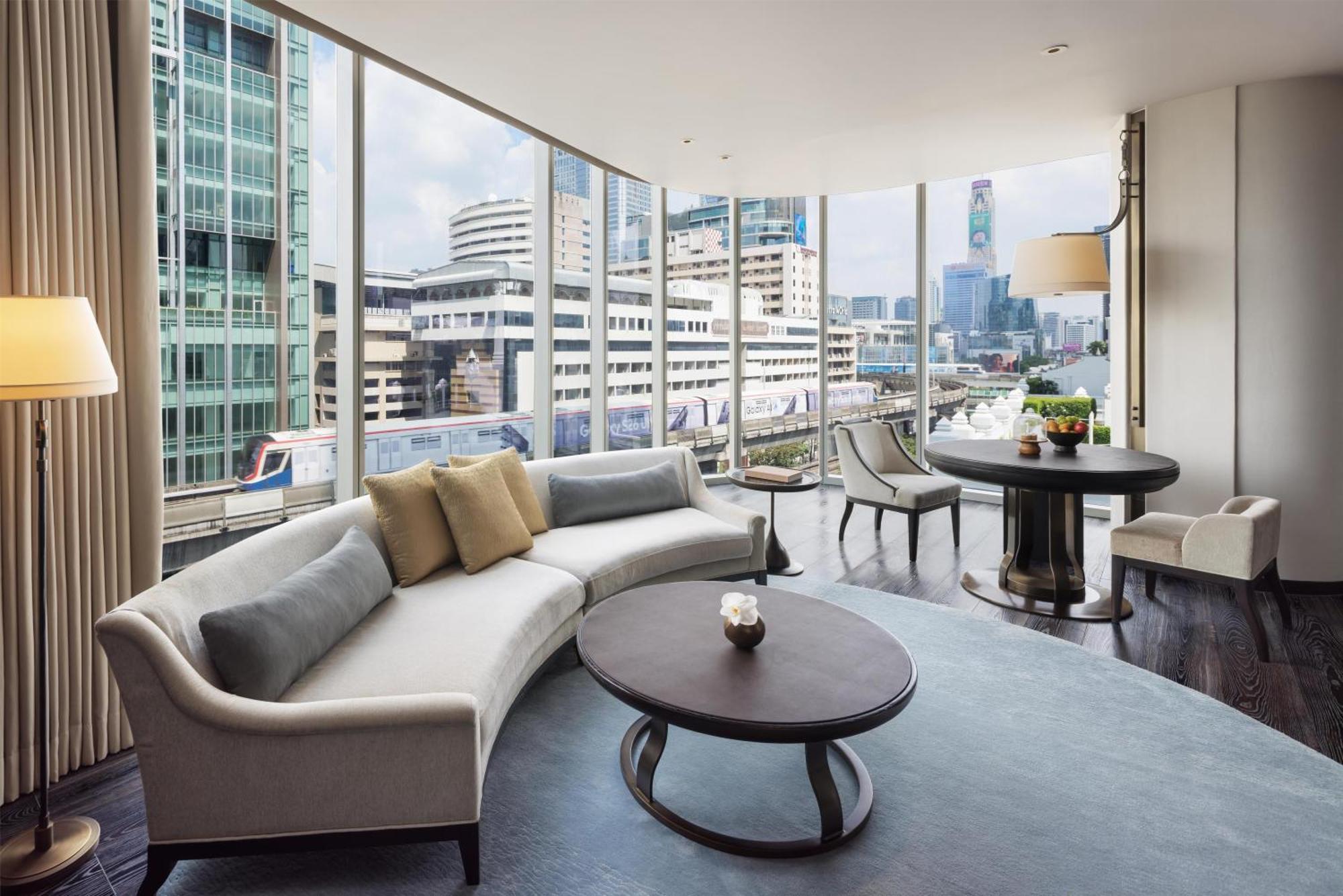 Corner King Suite