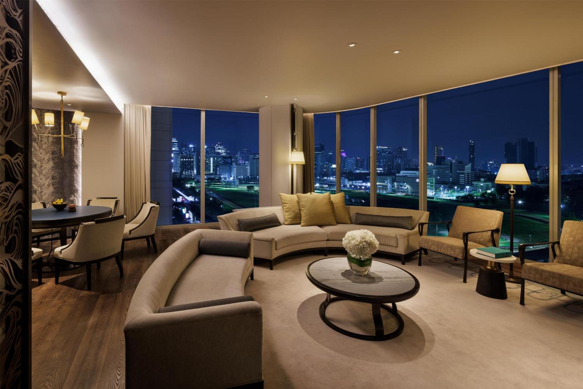 One-Bedroom King Suite