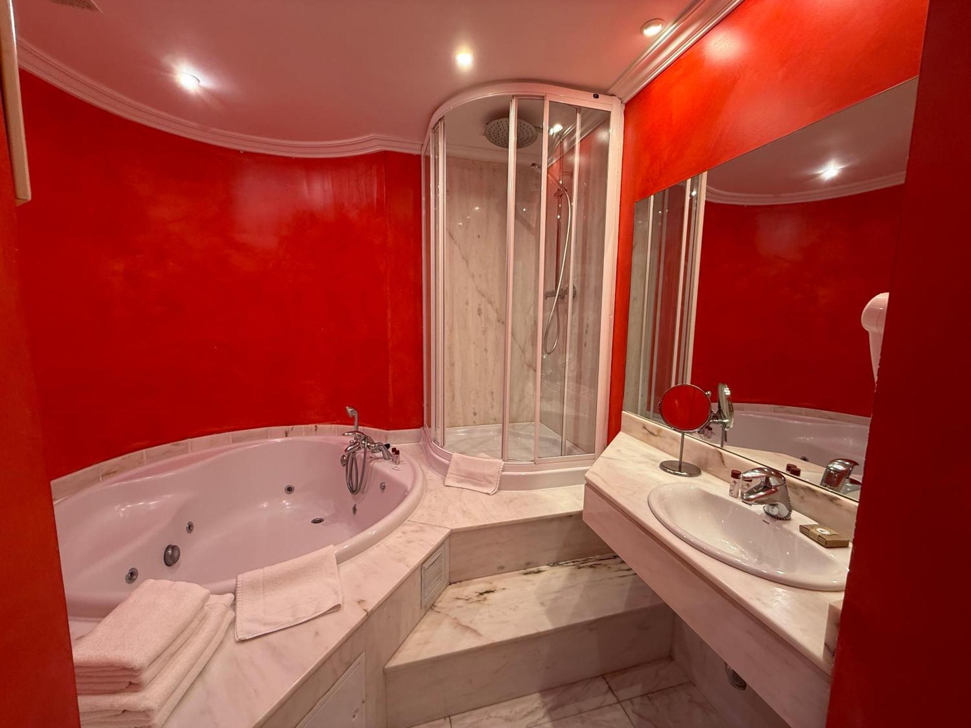 Habitación Doble Superior con bañera de hidromasaje