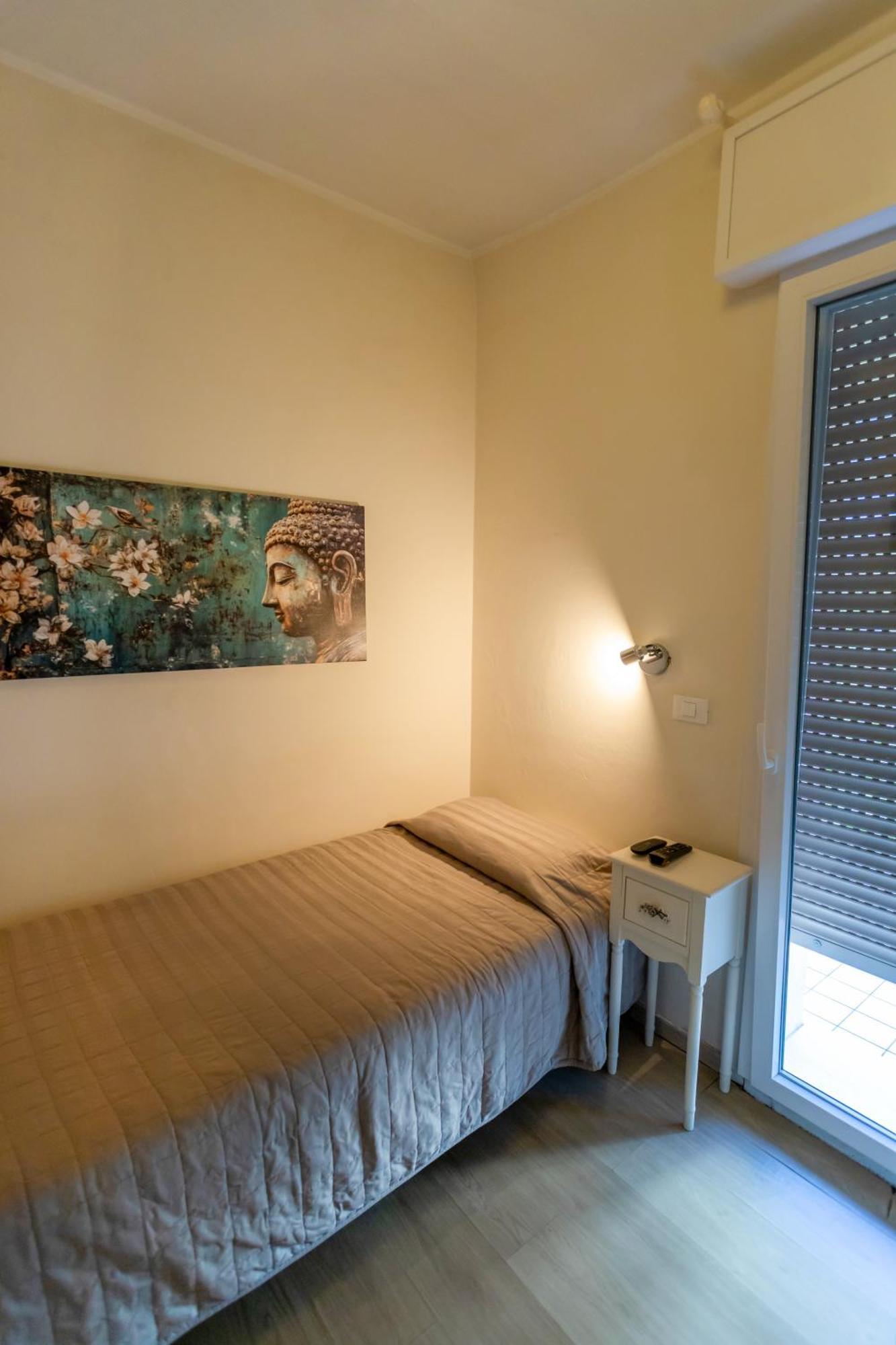 Zweibettzimmer mit Balkon