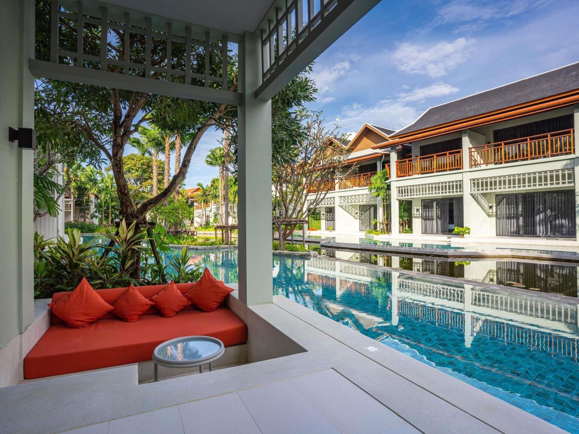 Deluxe Twin Room Pool Access