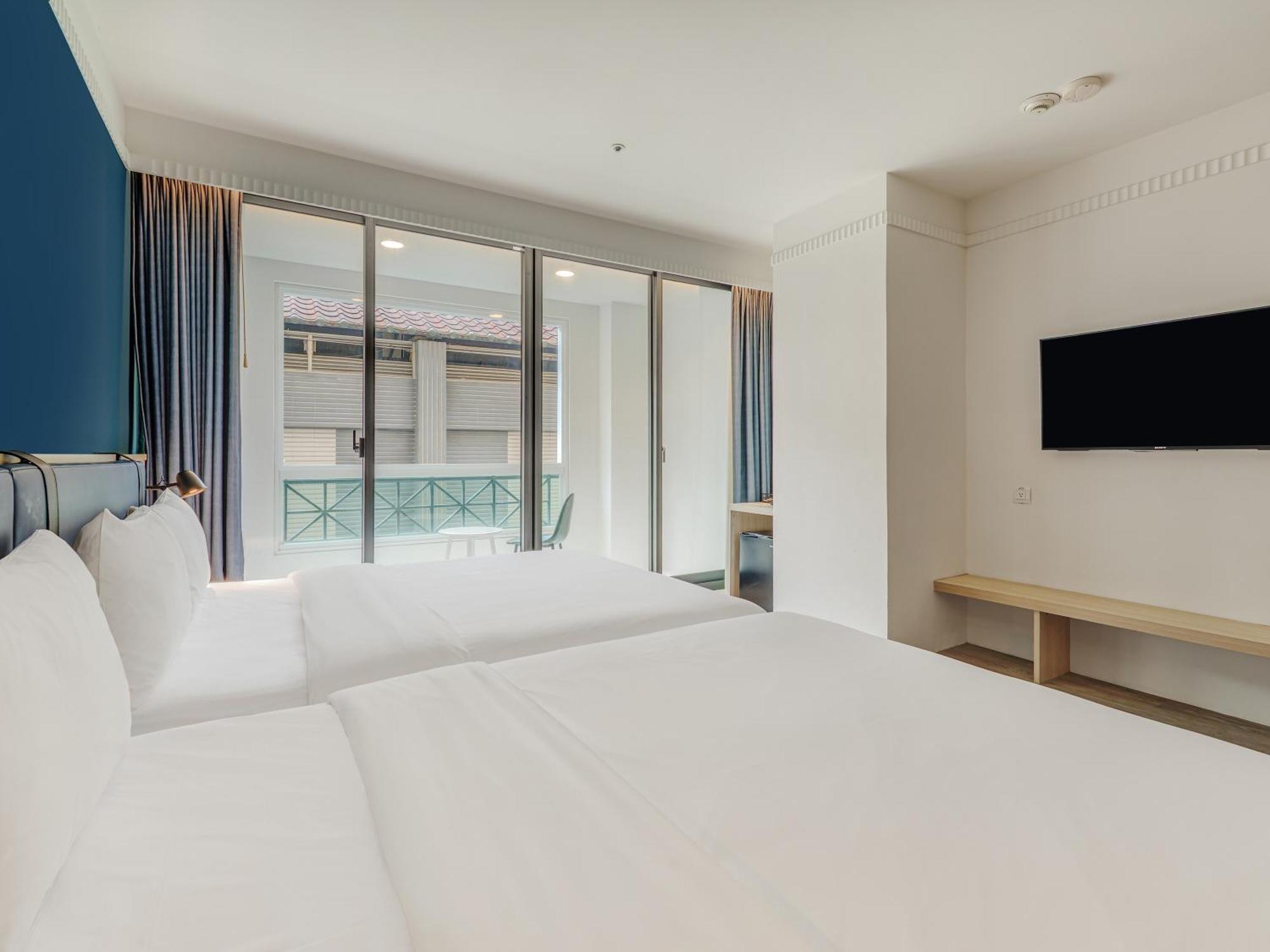 Deluxe Quadruple Room
