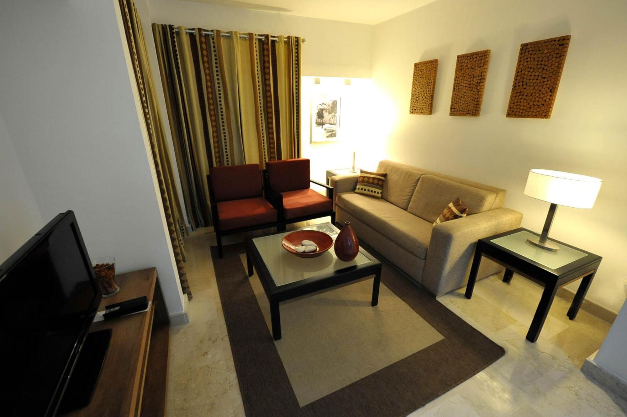 Suite mit 1 Schlafzimmer mit Kingsize-Bett und mit Schlafsofa - Nichtraucher
